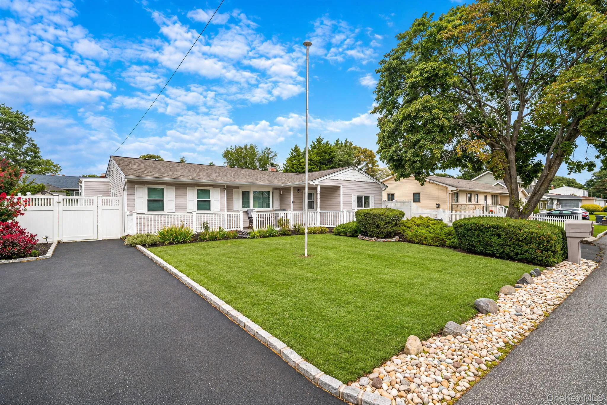 179 Ford Street, Islip, NY, 4 Bedrooms Bedrooms, 8 Rooms Rooms,1 BathroomBathrooms,Residential,For Rent,Ford,0,1057708 179 Ford Street, Islip, NY, 4 Bedrooms Bedrooms, 8 Rooms Rooms,1 BathroomBathrooms,Residential,For Rent,Ford,0,1057708