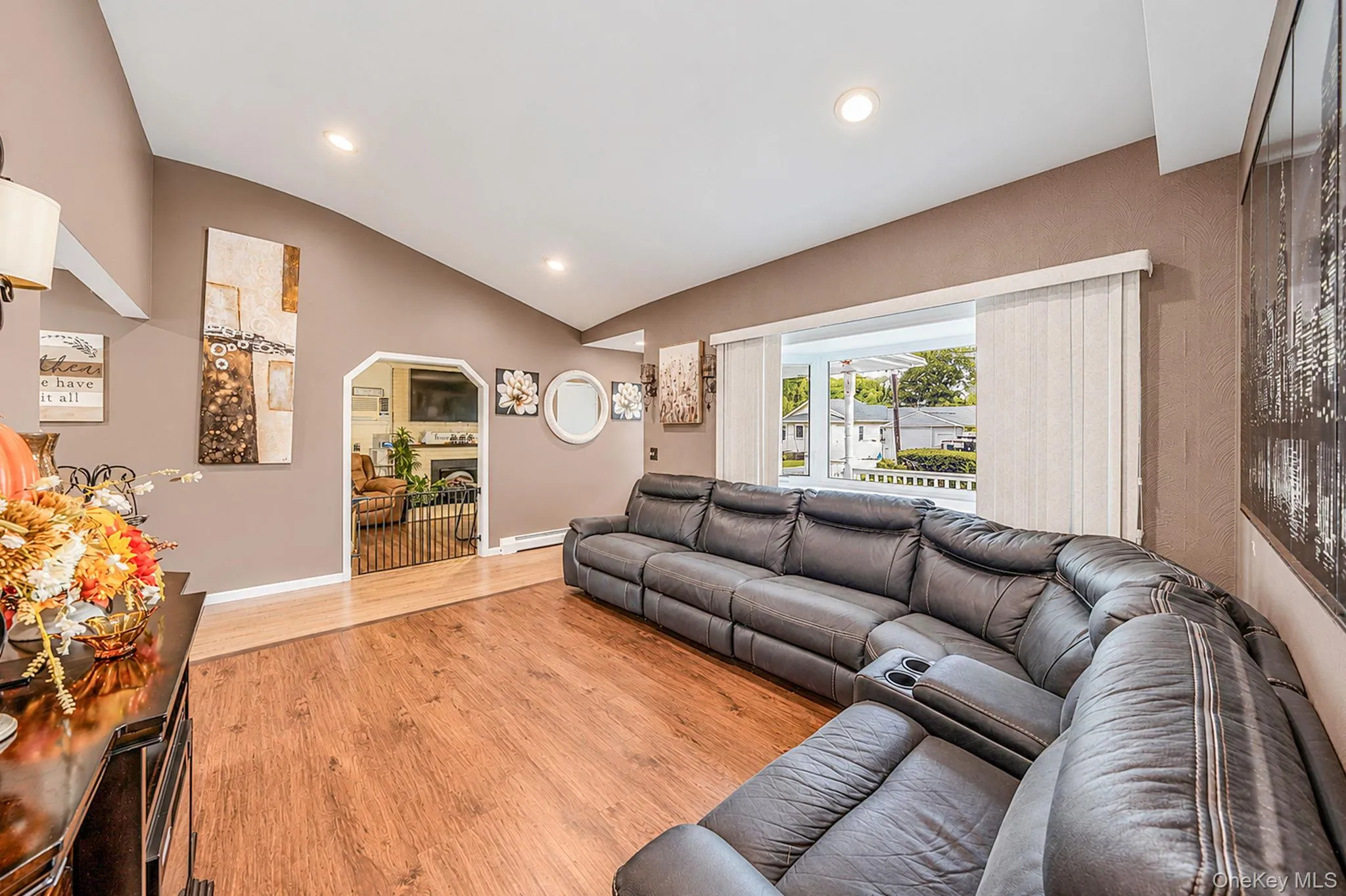 179 Ford Street, Islip, NY, 4 Bedrooms Bedrooms, 8 Rooms Rooms,1 BathroomBathrooms,Residential,For Rent,Ford,0,1057708 179 Ford Street, Islip, NY, 4 Bedrooms Bedrooms, 8 Rooms Rooms,1 BathroomBathrooms,Residential,For Rent,Ford,0,1057708