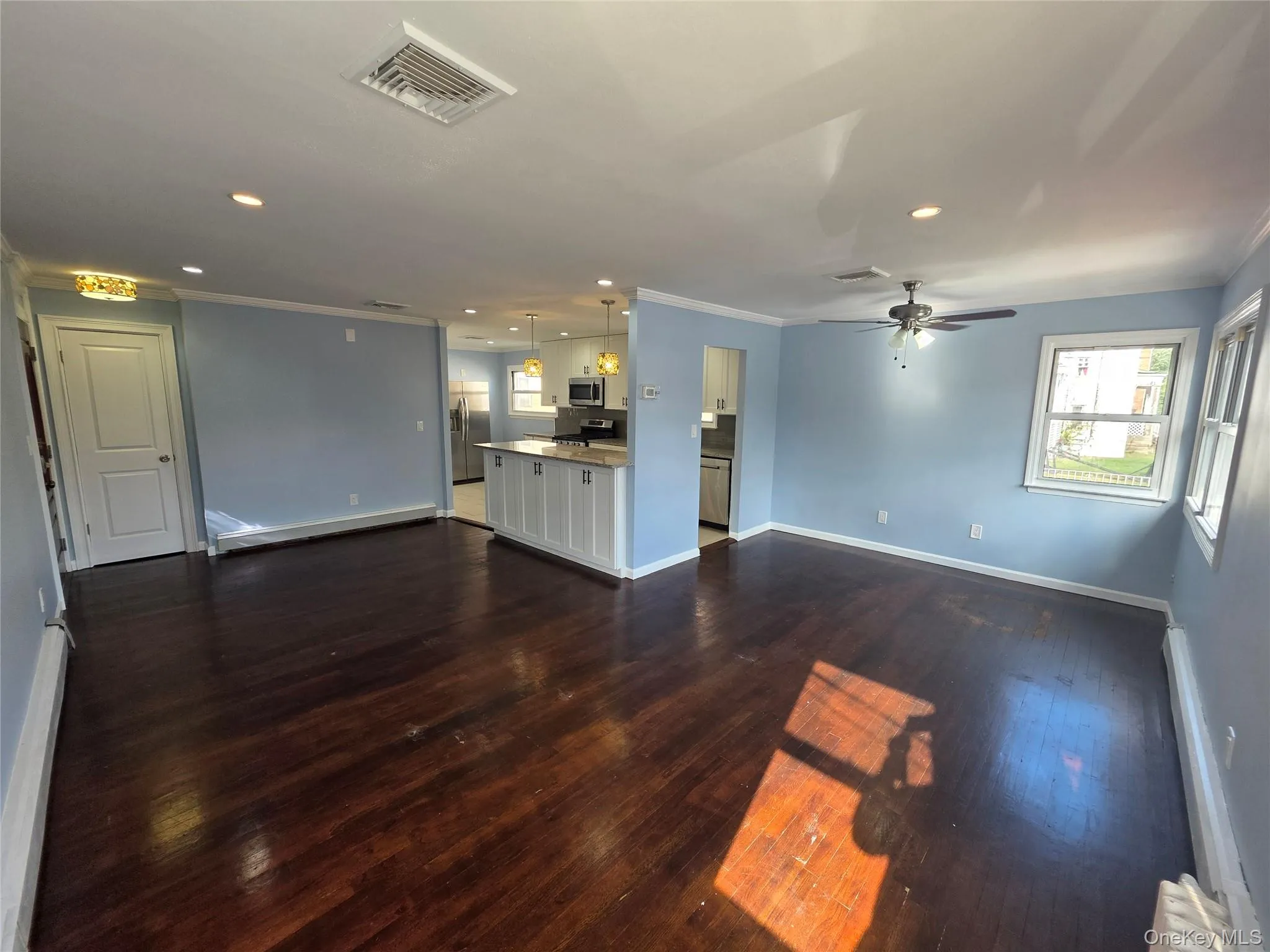32-23 Plunkett Avenue, New York, NY, 3 Bedroom Bedrooms, 6 Room Rooms,1 BathroomBathrooms,Residential Lease,For Rent,Plunkett,0,1057712 32-23 Plunkett Avenue, New York, NY, 3 Bedroom Bedrooms, 6 Room Rooms,1 BathroomBathrooms,Residential Lease,For Rent,Plunkett,0,1057712
