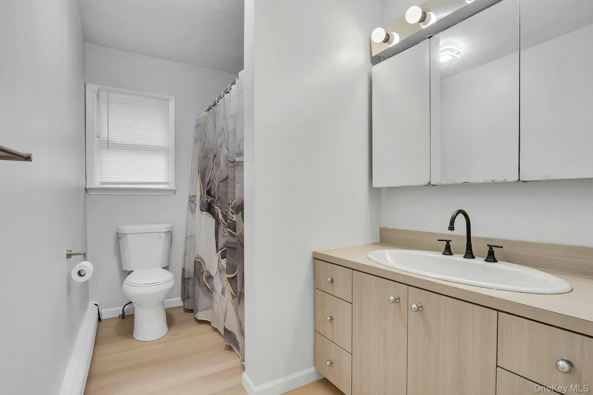 26 Williams Avenue, Brookhaven, NY, 3 Bedrooms Bedrooms, 9 Rooms Rooms,3 BathroomsBathrooms,Residential,For Rent,Williams,0,1057713 26 Williams Avenue, Brookhaven, NY, 3 Bedrooms Bedrooms, 9 Rooms Rooms,3 BathroomsBathrooms,Residential,For Rent,Williams,0,1057713