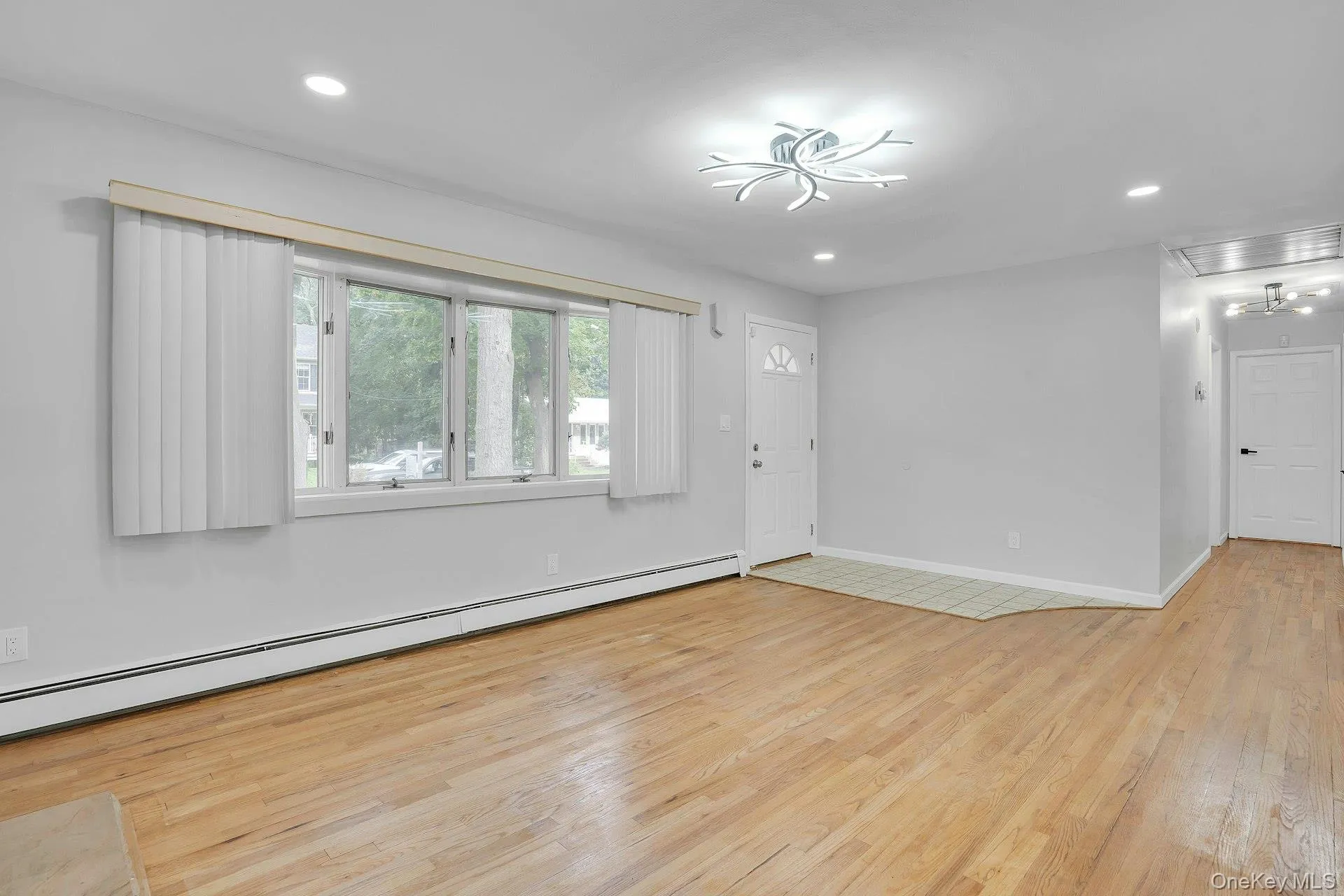 26 Williams Avenue, Brookhaven, NY, 3 Bedrooms Bedrooms, 9 Rooms Rooms,3 BathroomsBathrooms,Residential,For Rent,Williams,0,1057713 26 Williams Avenue, Brookhaven, NY, 3 Bedrooms Bedrooms, 9 Rooms Rooms,3 BathroomsBathrooms,Residential,For Rent,Williams,0,1057713