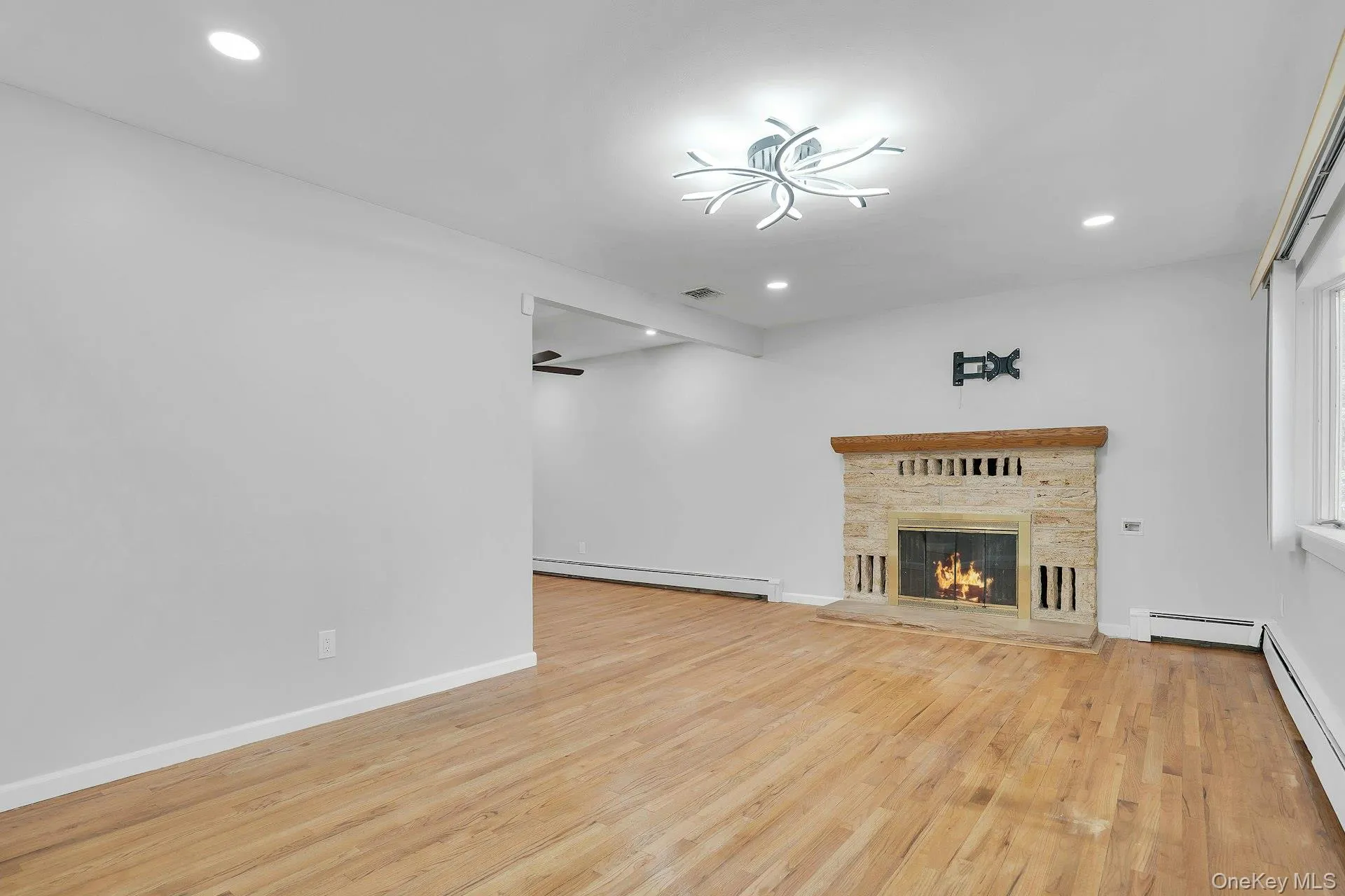 26 Williams Avenue, Brookhaven, NY, 3 Bedrooms Bedrooms, 9 Rooms Rooms,3 BathroomsBathrooms,Residential,For Rent,Williams,0,1057713 26 Williams Avenue, Brookhaven, NY, 3 Bedrooms Bedrooms, 9 Rooms Rooms,3 BathroomsBathrooms,Residential,For Rent,Williams,0,1057713