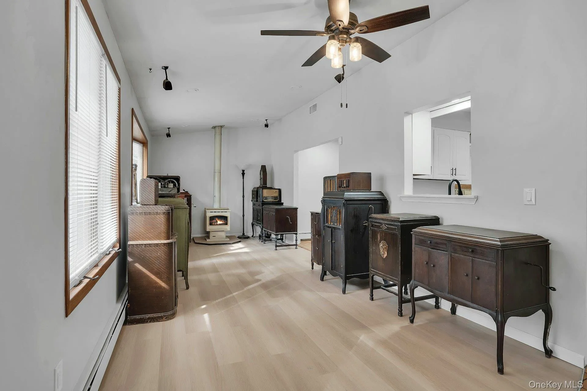 26 Williams Avenue, Brookhaven, NY, 3 Bedrooms Bedrooms, 9 Rooms Rooms,3 BathroomsBathrooms,Residential,For Rent,Williams,0,1057713 26 Williams Avenue, Brookhaven, NY, 3 Bedrooms Bedrooms, 9 Rooms Rooms,3 BathroomsBathrooms,Residential,For Rent,Williams,0,1057713