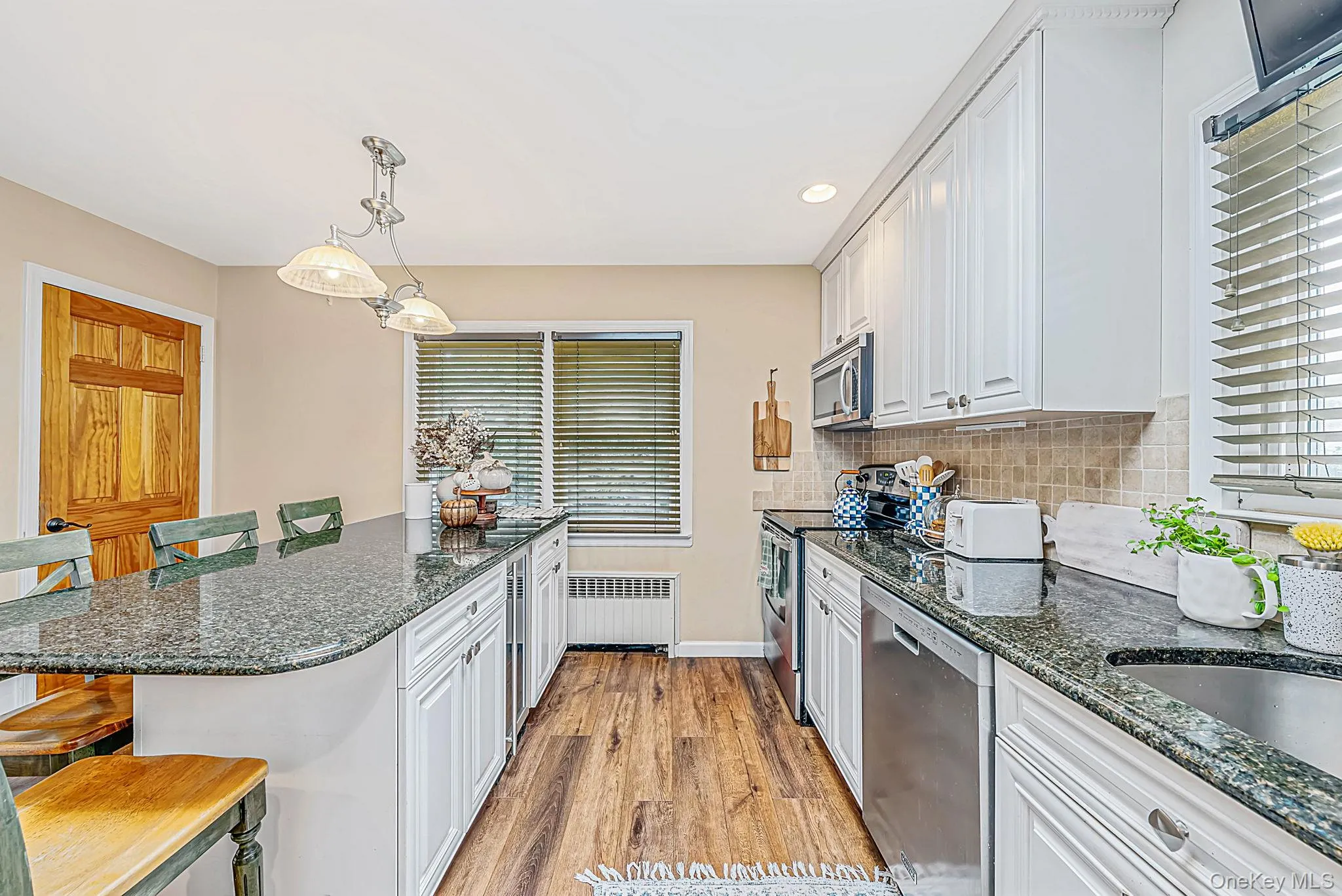 20 Argonne Place, Oyster Bay, NY, 4 Bedrooms Bedrooms, 8 Rooms Rooms,3 BathroomsBathrooms,Residential,For Rent,Argonne,0,1057714 20 Argonne Place, Oyster Bay, NY, 4 Bedrooms Bedrooms, 8 Rooms Rooms,3 BathroomsBathrooms,Residential,For Rent,Argonne,0,1057714