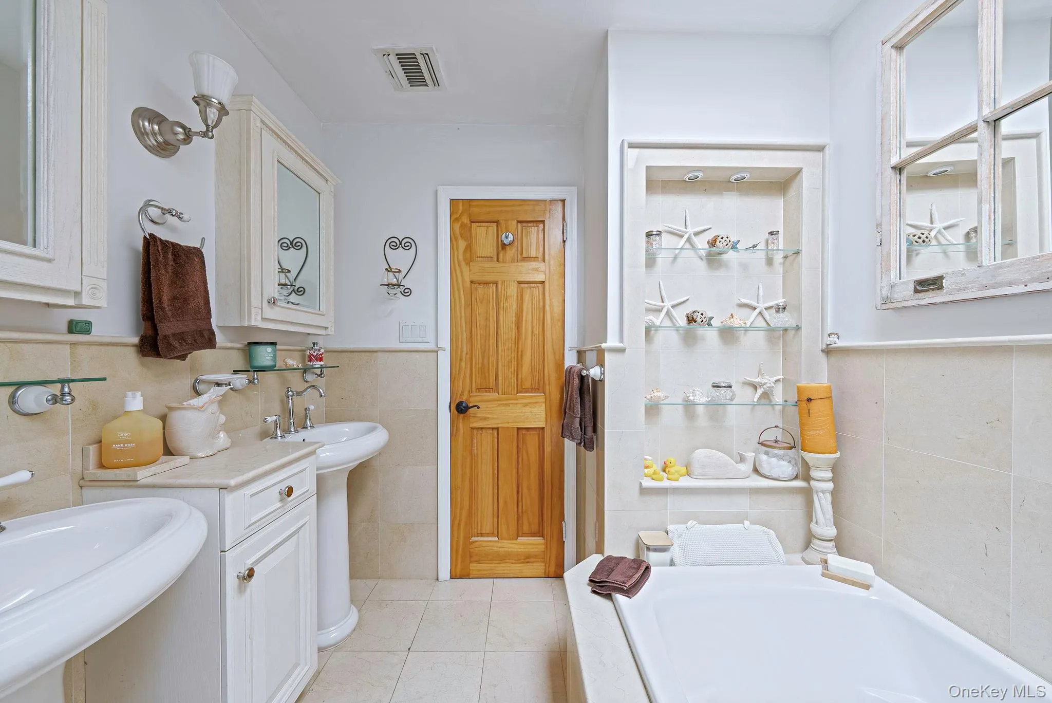 20 Argonne Place, Oyster Bay, NY, 4 Bedrooms Bedrooms, 8 Rooms Rooms,3 BathroomsBathrooms,Residential,For Rent,Argonne,0,1057714 20 Argonne Place, Oyster Bay, NY, 4 Bedrooms Bedrooms, 8 Rooms Rooms,3 BathroomsBathrooms,Residential,For Rent,Argonne,0,1057714