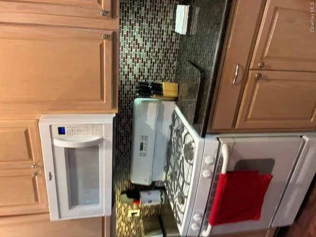 118 Joseph Lane, Huntington, NY, 2 Bedrooms Bedrooms, 5 Rooms Rooms,2 BathroomsBathrooms,Residential,For Rent,Joseph,0,1057715 118 Joseph Lane, Huntington, NY, 2 Bedrooms Bedrooms, 5 Rooms Rooms,2 BathroomsBathrooms,Residential,For Rent,Joseph,0,1057715