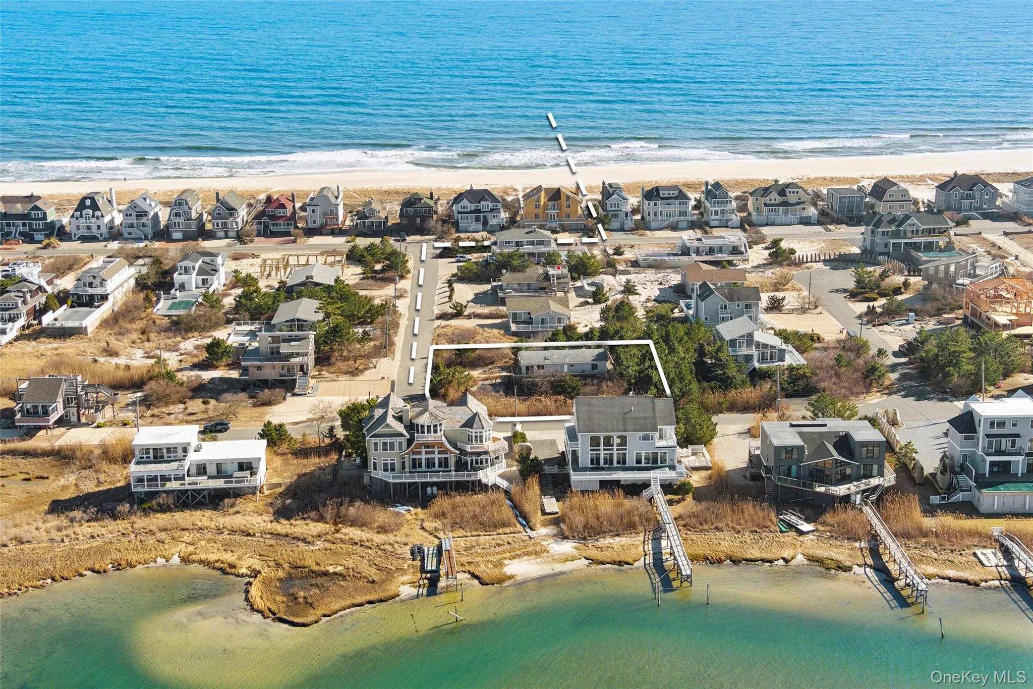 7 Cove Lane, Southampton, NY, 3 Bedrooms Bedrooms, 7 Rooms Rooms,2 BathroomsBathrooms,Residential Lease,For Rent,Cove,0,1057721 7 Cove Lane, Southampton, NY, 3 Bedrooms Bedrooms, 7 Rooms Rooms,2 BathroomsBathrooms,Residential Lease,For Rent,Cove,0,1057721