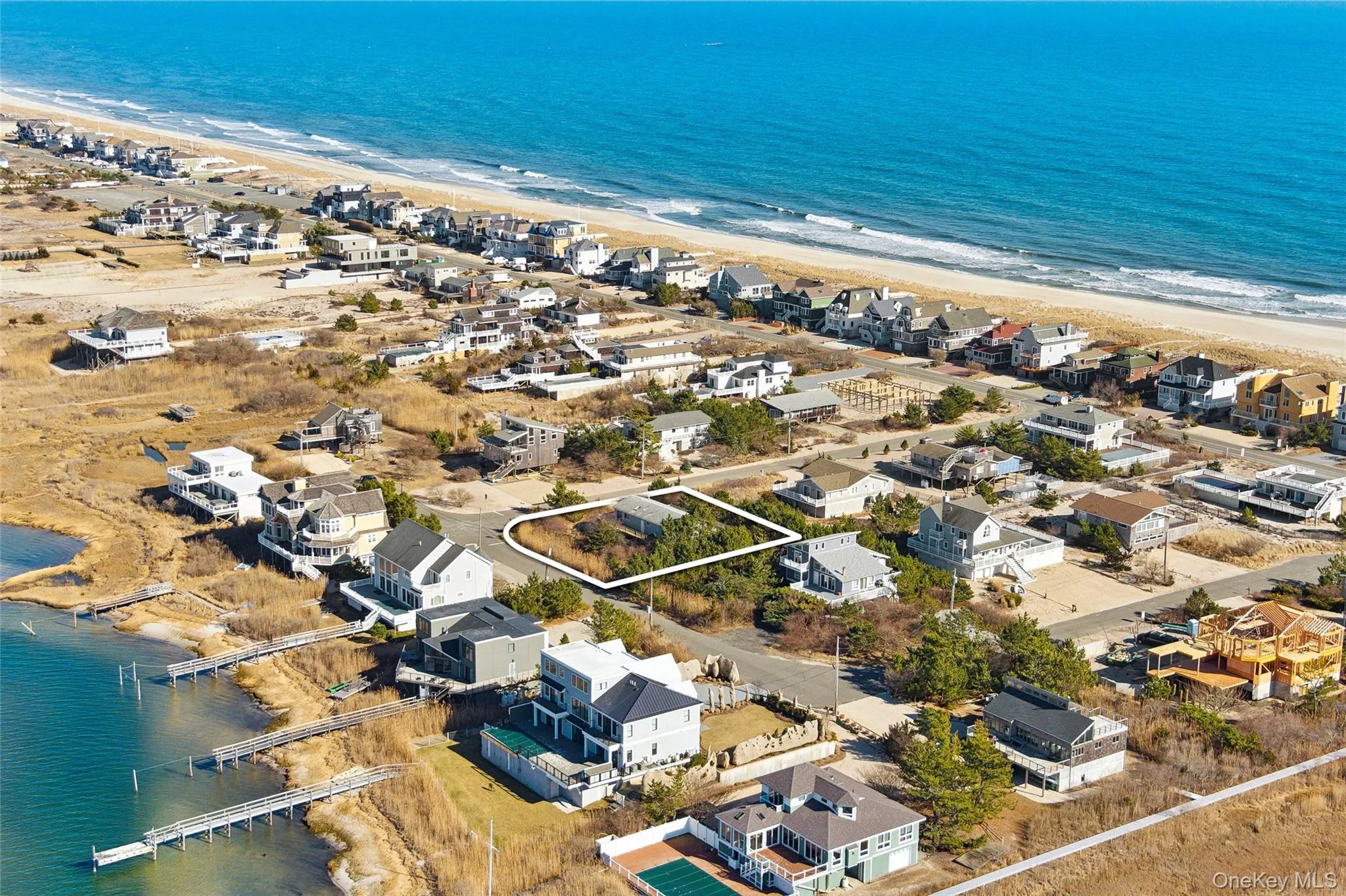 7 Cove Lane, Southampton, NY, 3 Bedrooms Bedrooms, 7 Rooms Rooms,2 BathroomsBathrooms,Residential Lease,For Rent,Cove,0,1057721 7 Cove Lane, Southampton, NY, 3 Bedrooms Bedrooms, 7 Rooms Rooms,2 BathroomsBathrooms,Residential Lease,For Rent,Cove,0,1057721