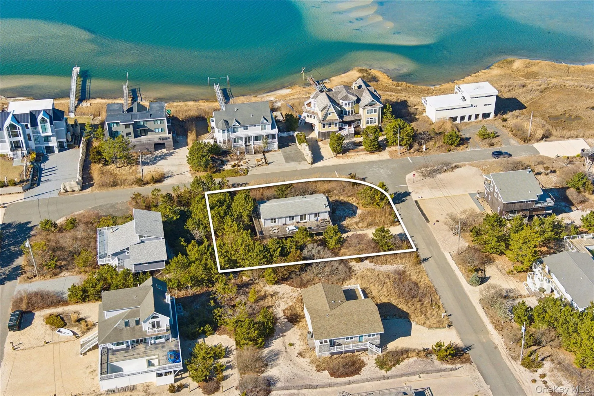 7 Cove Lane, Southampton, NY, 3 Bedrooms Bedrooms, 7 Rooms Rooms,2 BathroomsBathrooms,Residential Lease,For Rent,Cove,0,1057721 7 Cove Lane, Southampton, NY, 3 Bedrooms Bedrooms, 7 Rooms Rooms,2 BathroomsBathrooms,Residential Lease,For Rent,Cove,0,1057721
