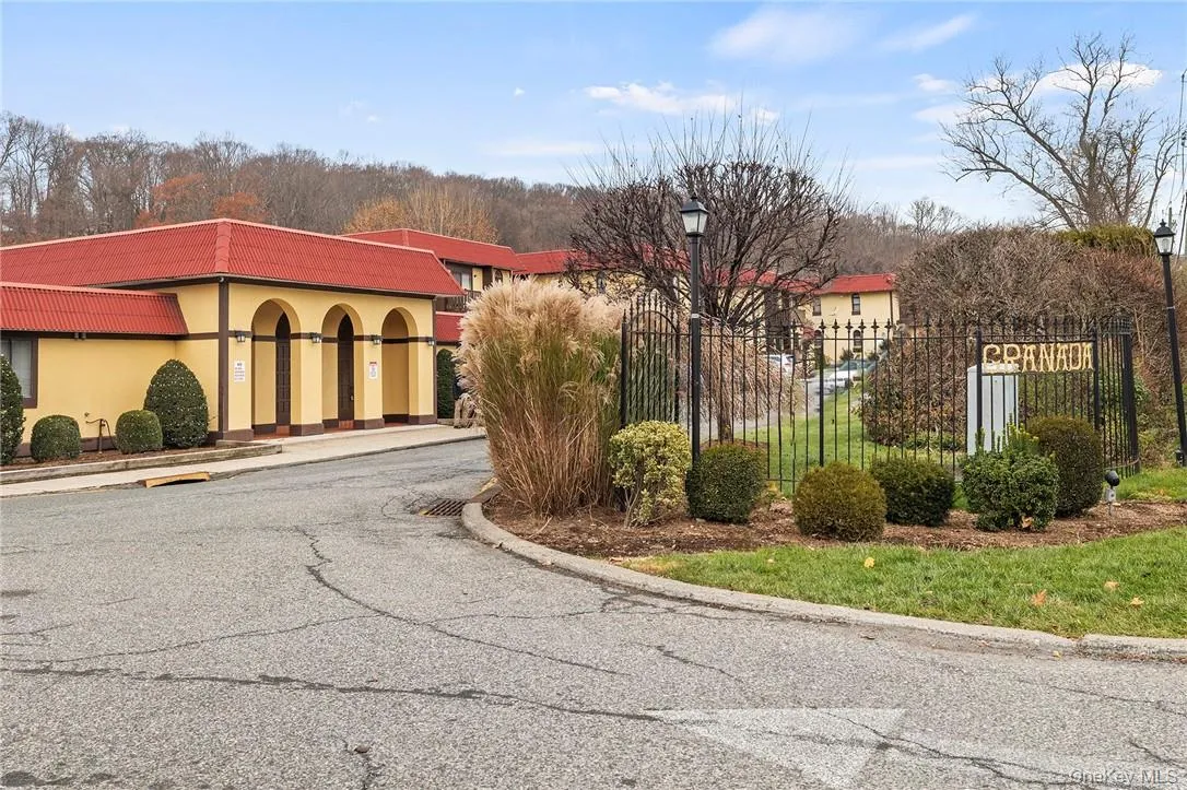 1 Granada Crescent, Greenburgh, NY, 2 Bedroom Bedrooms, 6 Room Rooms,2 BathroomBathrooms,Residential Lease,For Rent,Granada,0,1057729 1 Granada Crescent, Greenburgh, NY, 2 Bedroom Bedrooms, 6 Room Rooms,2 BathroomBathrooms,Residential Lease,For Rent,Granada,0,1057729