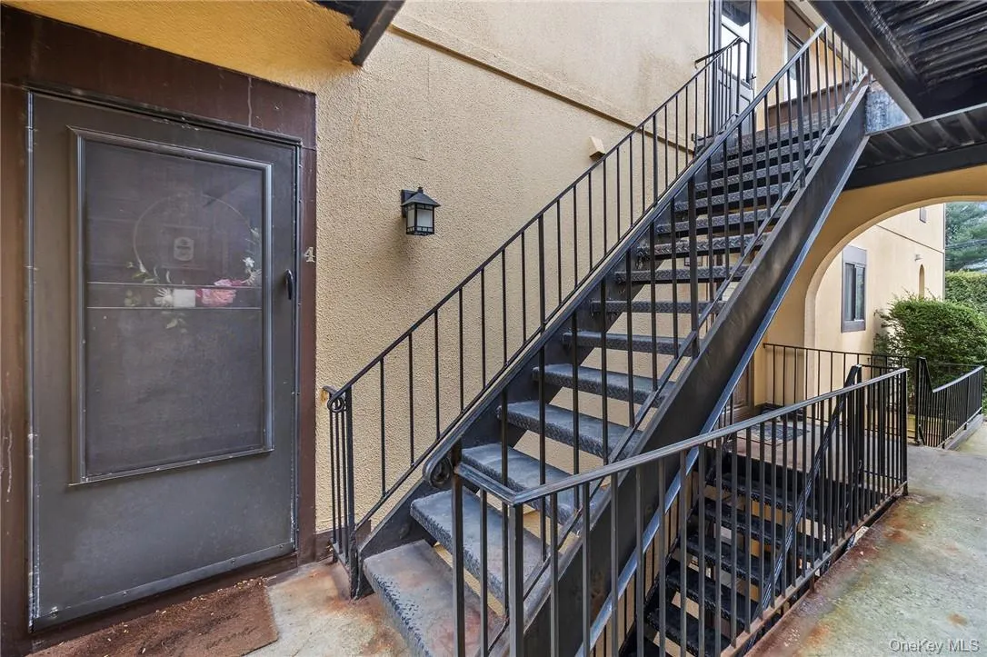 Outdoor / entrance Outdoor / entrance