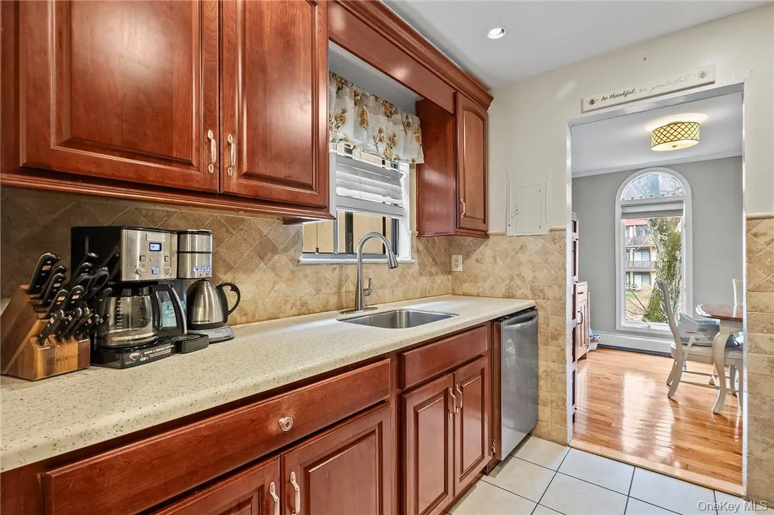 1 Granada Crescent, Greenburgh, NY, 2 Bedroom Bedrooms, 6 Room Rooms,2 BathroomBathrooms,Residential Lease,For Rent,Granada,0,1057729 1 Granada Crescent, Greenburgh, NY, 2 Bedroom Bedrooms, 6 Room Rooms,2 BathroomBathrooms,Residential Lease,For Rent,Granada,0,1057729