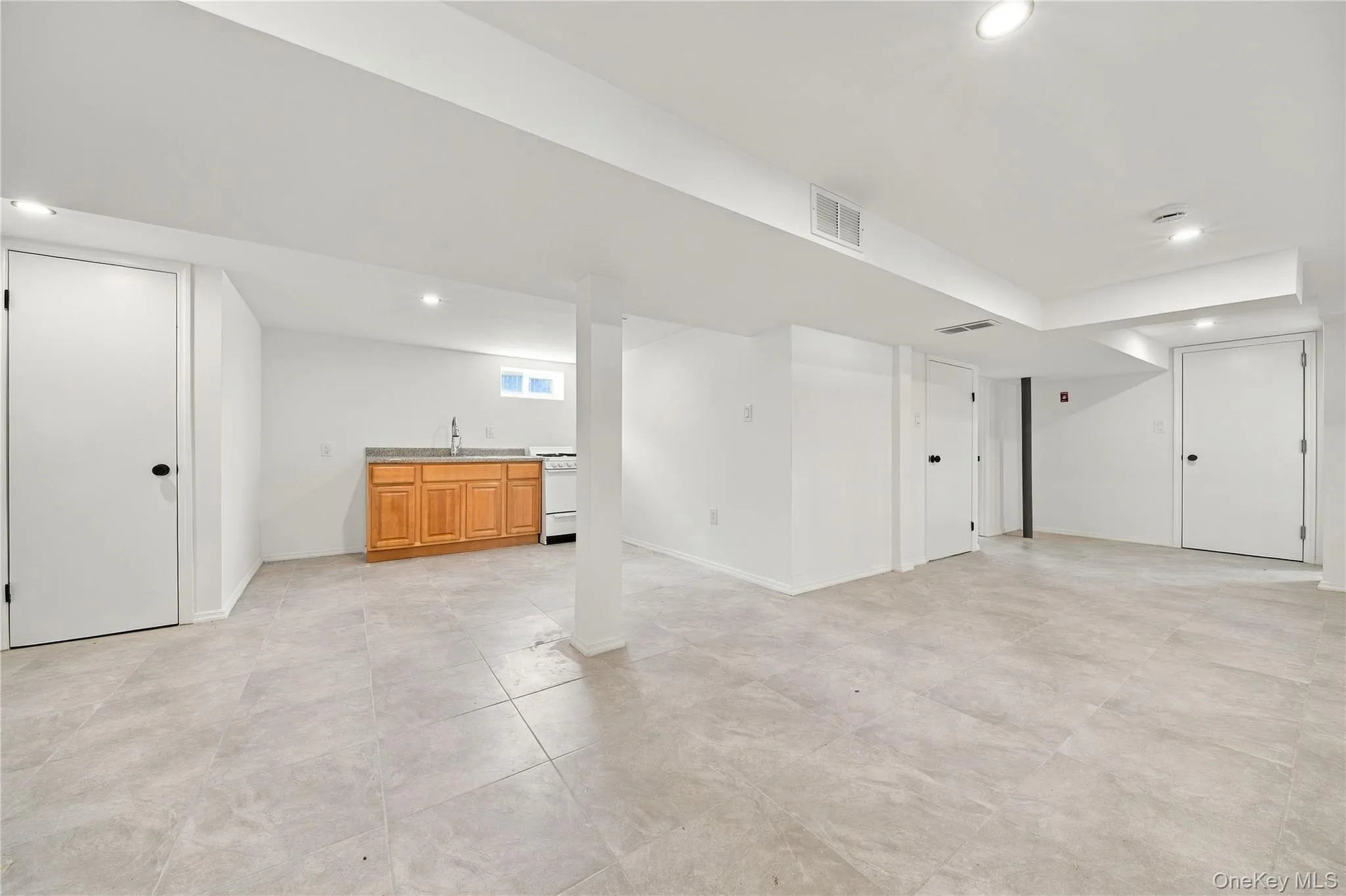 1977 Jackson Avenue, Hempstead, NY, 6 Bedrooms Bedrooms, 10 Rooms Rooms,3 BathroomsBathrooms,Residential,For Rent,Jackson,0,1057741 1977 Jackson Avenue, Hempstead, NY, 6 Bedrooms Bedrooms, 10 Rooms Rooms,3 BathroomsBathrooms,Residential,For Rent,Jackson,0,1057741