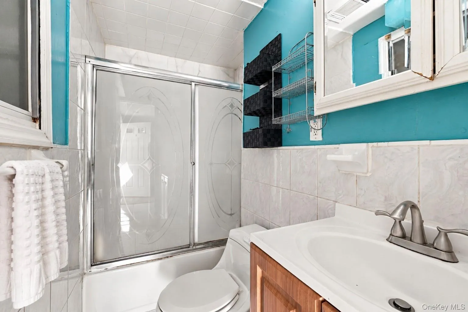 266 Riddle Street, Islip, NY, 6 Bedrooms Bedrooms, 14 Rooms Rooms,3 BathroomsBathrooms,Residential,For Rent,Riddle,0,1057745 266 Riddle Street, Islip, NY, 6 Bedrooms Bedrooms, 14 Rooms Rooms,3 BathroomsBathrooms,Residential,For Rent,Riddle,0,1057745