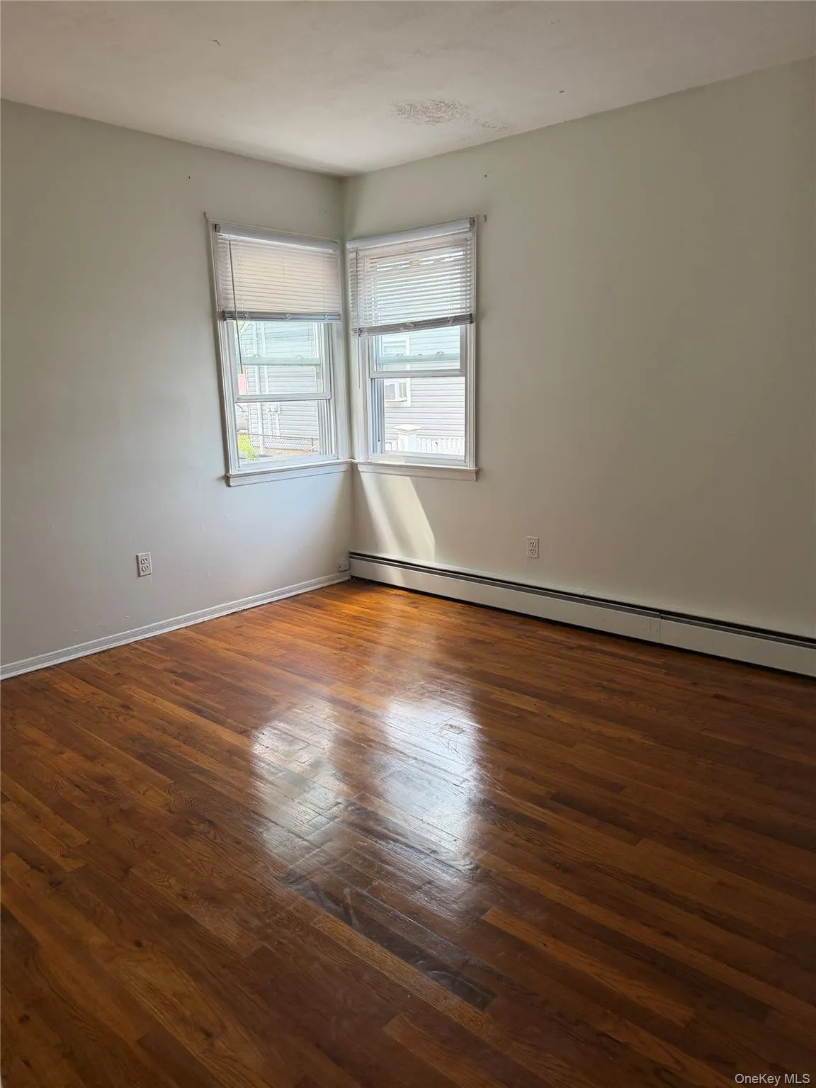 7 Jefferson Avenue, Hempstead, NY, 3 Bedrooms Bedrooms, 6 Rooms Rooms,1 BathroomBathrooms,Residential Lease,For Rent,Jefferson,0,1057746 7 Jefferson Avenue, Hempstead, NY, 3 Bedrooms Bedrooms, 6 Rooms Rooms,1 BathroomBathrooms,Residential Lease,For Rent,Jefferson,0,1057746
