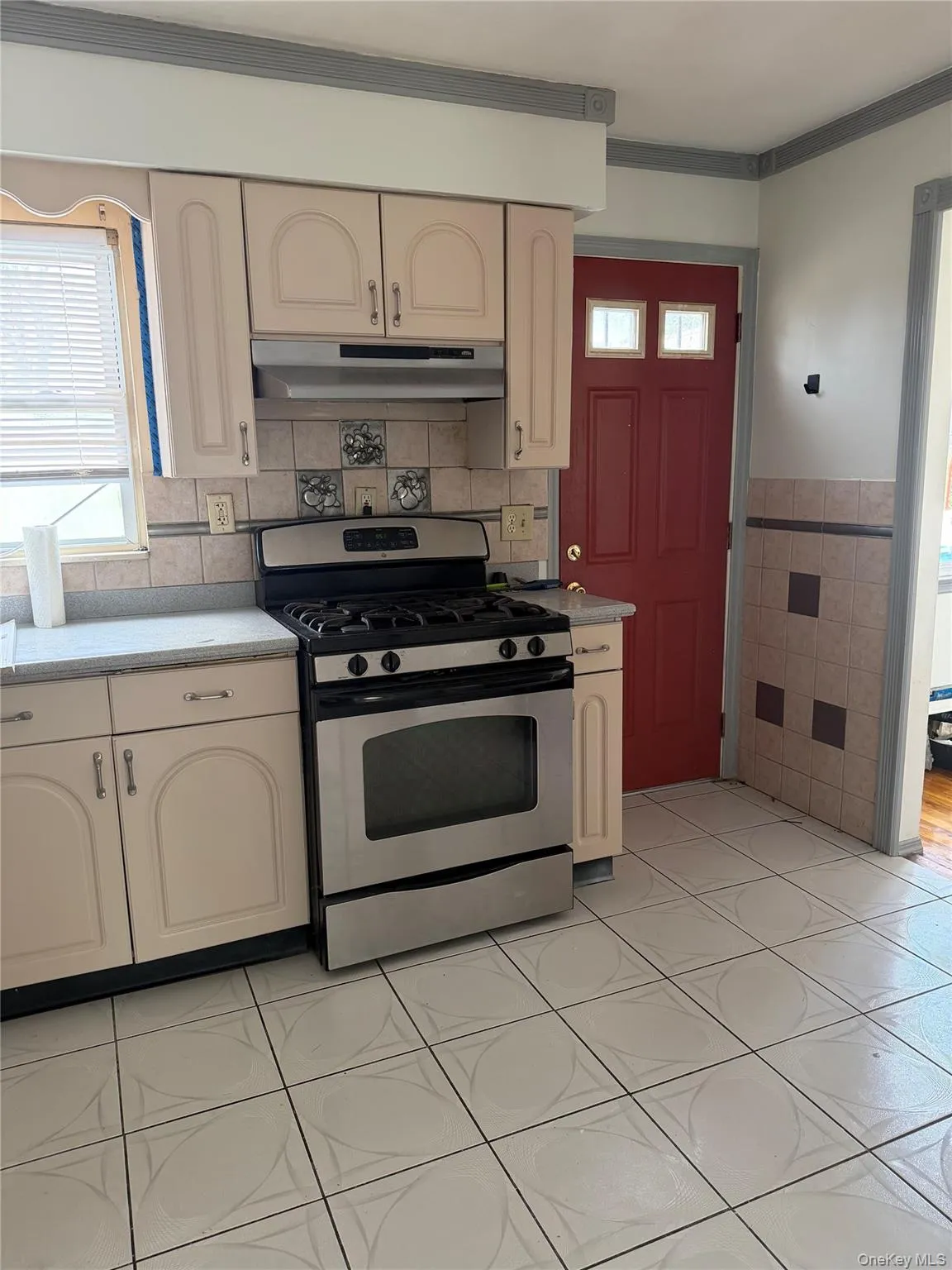 7 Jefferson Avenue, Hempstead, NY, 3 Bedrooms Bedrooms, 6 Rooms Rooms,1 BathroomBathrooms,Residential Lease,For Rent,Jefferson,0,1057746 7 Jefferson Avenue, Hempstead, NY, 3 Bedrooms Bedrooms, 6 Rooms Rooms,1 BathroomBathrooms,Residential Lease,For Rent,Jefferson,0,1057746