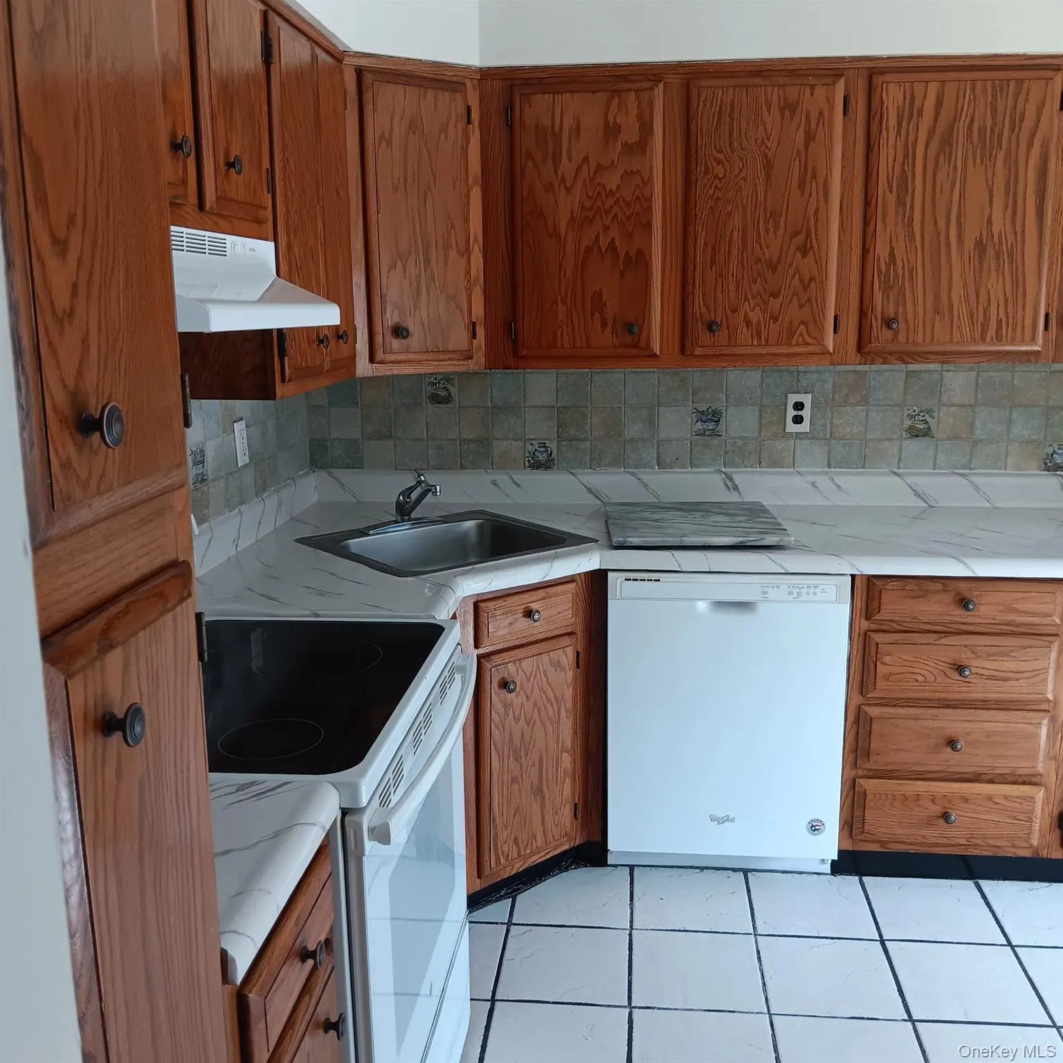 200 Hilton Avenue, Hempstead, NY, 3 Bedroom Bedrooms, 5 Room Rooms,2 BathroomBathrooms,Residential Lease,For Rent,Hilton,0,1057749 200 Hilton Avenue, Hempstead, NY, 3 Bedroom Bedrooms, 5 Room Rooms,2 BathroomBathrooms,Residential Lease,For Rent,Hilton,0,1057749