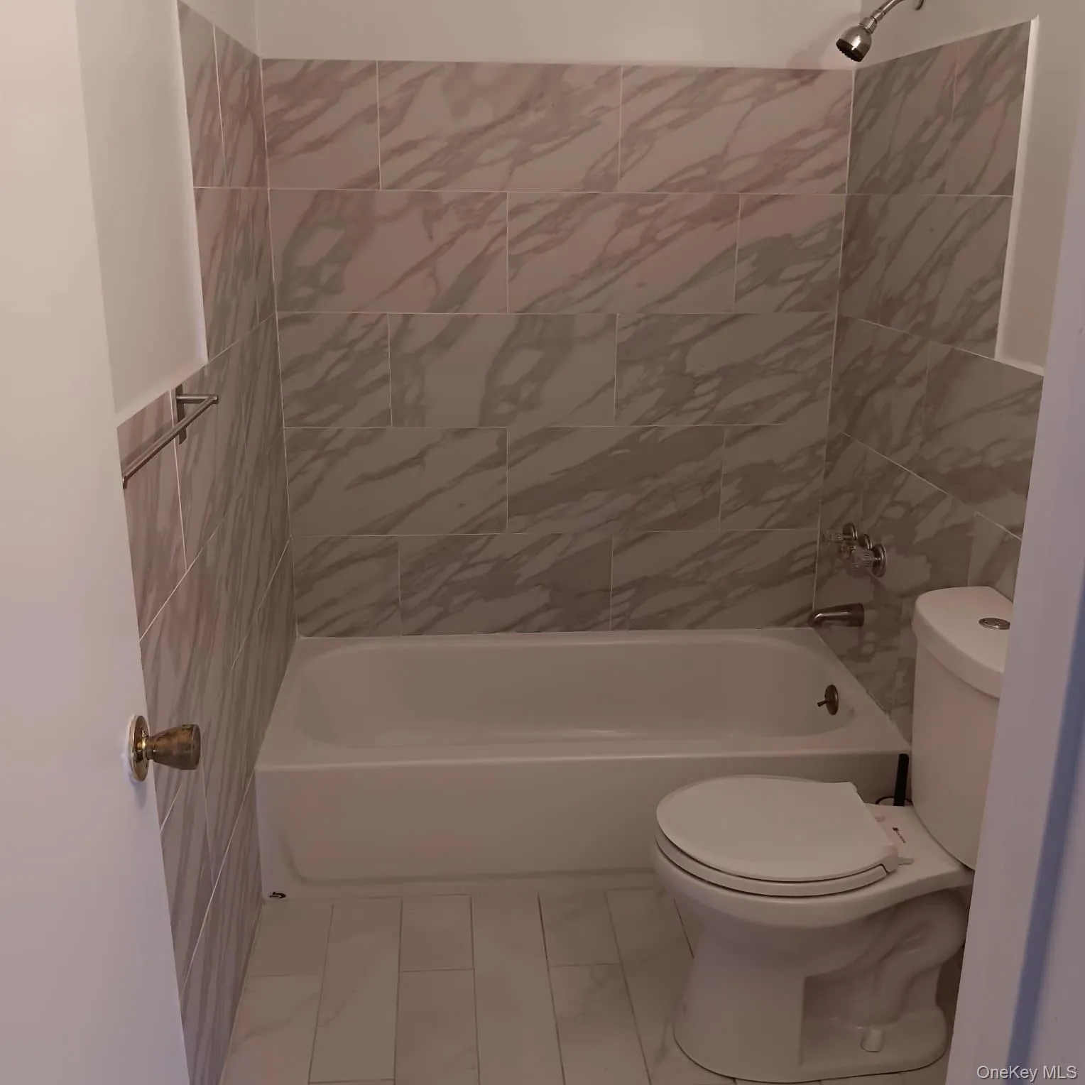 200 Hilton Avenue, Hempstead, NY, 3 Bedroom Bedrooms, 5 Room Rooms,2 BathroomBathrooms,Residential Lease,For Rent,Hilton,0,1057749 200 Hilton Avenue, Hempstead, NY, 3 Bedroom Bedrooms, 5 Room Rooms,2 BathroomBathrooms,Residential Lease,For Rent,Hilton,0,1057749