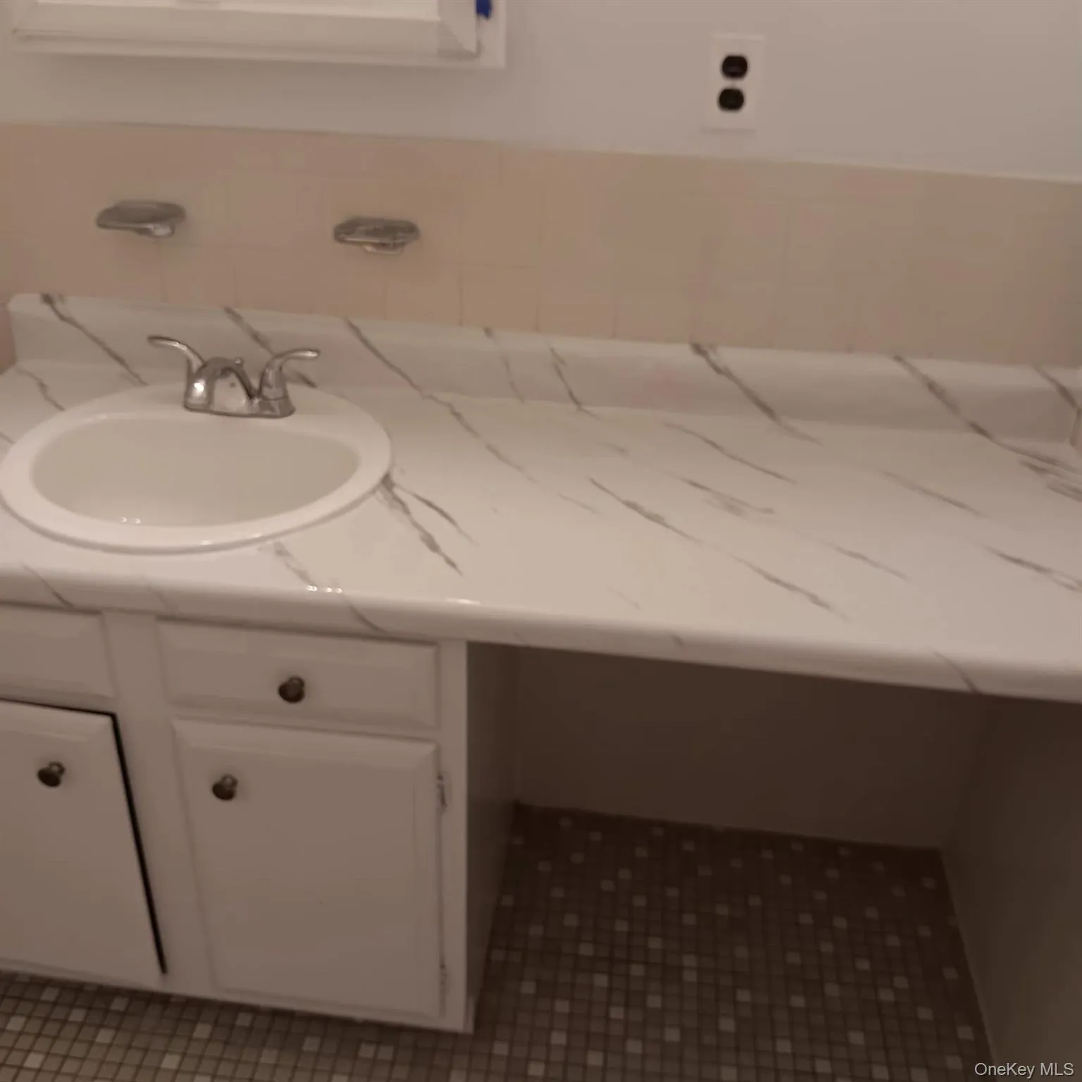 200 Hilton Avenue, Hempstead, NY, 3 Bedroom Bedrooms, 5 Room Rooms,2 BathroomBathrooms,Residential Lease,For Rent,Hilton,0,1057749 200 Hilton Avenue, Hempstead, NY, 3 Bedroom Bedrooms, 5 Room Rooms,2 BathroomBathrooms,Residential Lease,For Rent,Hilton,0,1057749