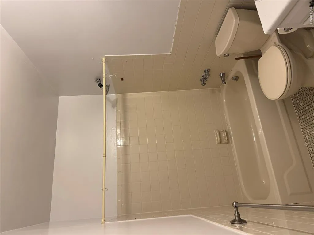 200 Hilton Avenue, Hempstead, NY, 3 Bedroom Bedrooms, 5 Room Rooms,2 BathroomBathrooms,Residential Lease,For Rent,Hilton,0,1057749 200 Hilton Avenue, Hempstead, NY, 3 Bedroom Bedrooms, 5 Room Rooms,2 BathroomBathrooms,Residential Lease,For Rent,Hilton,0,1057749