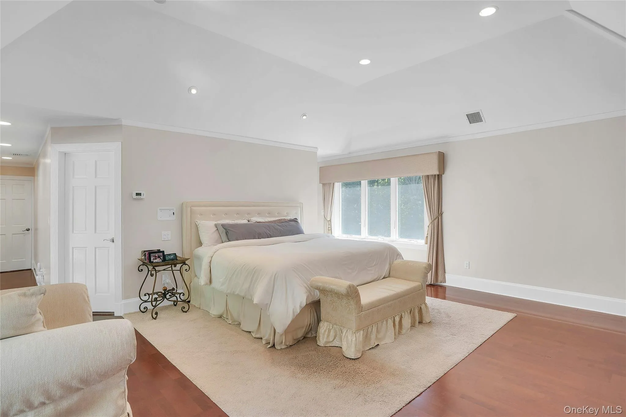 25 Oriole Way, Huntington, NY, 5 Bedrooms Bedrooms, 10 Rooms Rooms,4 BathroomsBathrooms,Residential,For Rent,Oriole,0,1057752 25 Oriole Way, Huntington, NY, 5 Bedrooms Bedrooms, 10 Rooms Rooms,4 BathroomsBathrooms,Residential,For Rent,Oriole,0,1057752