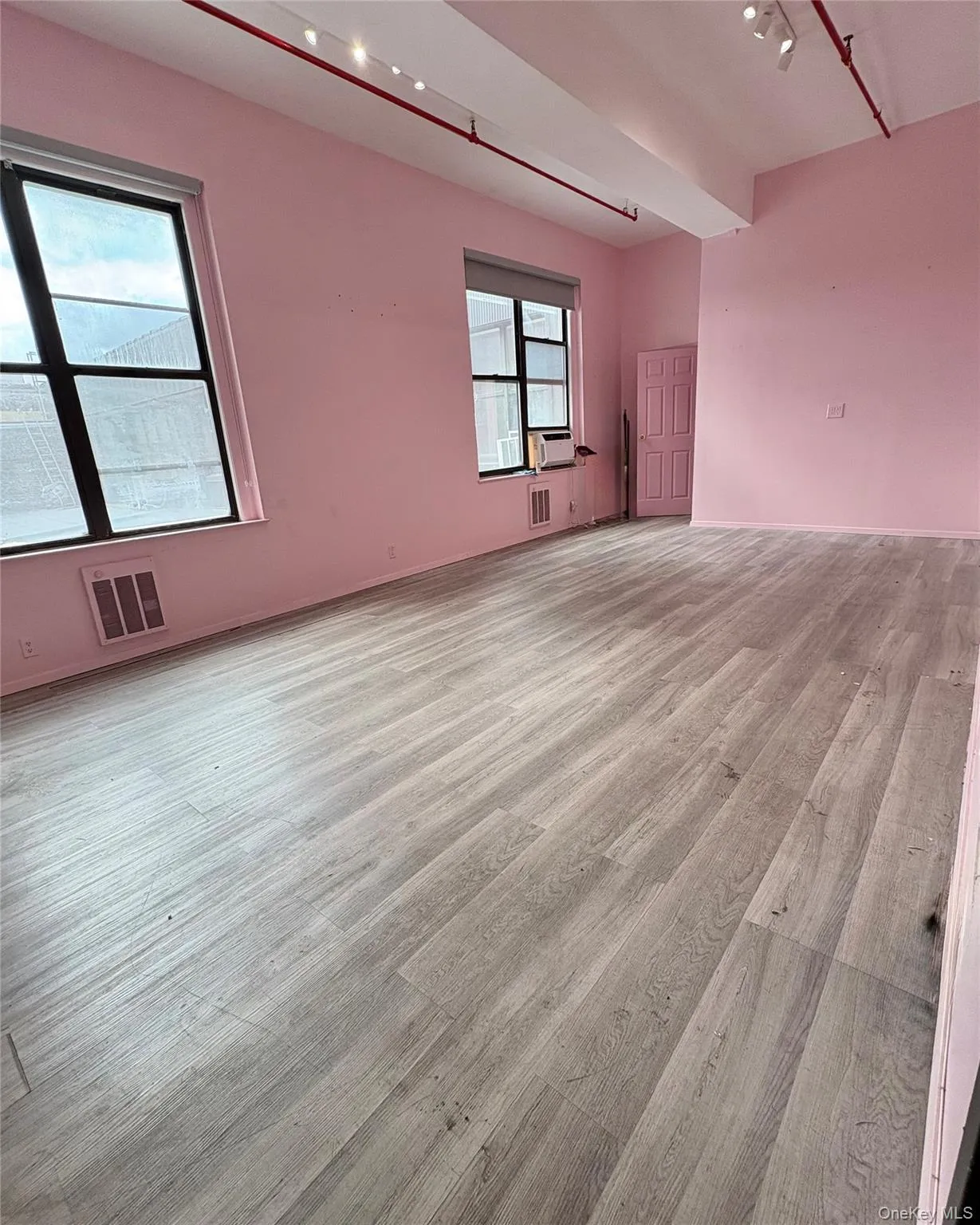 2525 Borden Avenue, New York, NY, ,Commercial Lease,For Rent,Borden,0,1057776 2525 Borden Avenue, New York, NY, ,Commercial Lease,For Rent,Borden,0,1057776