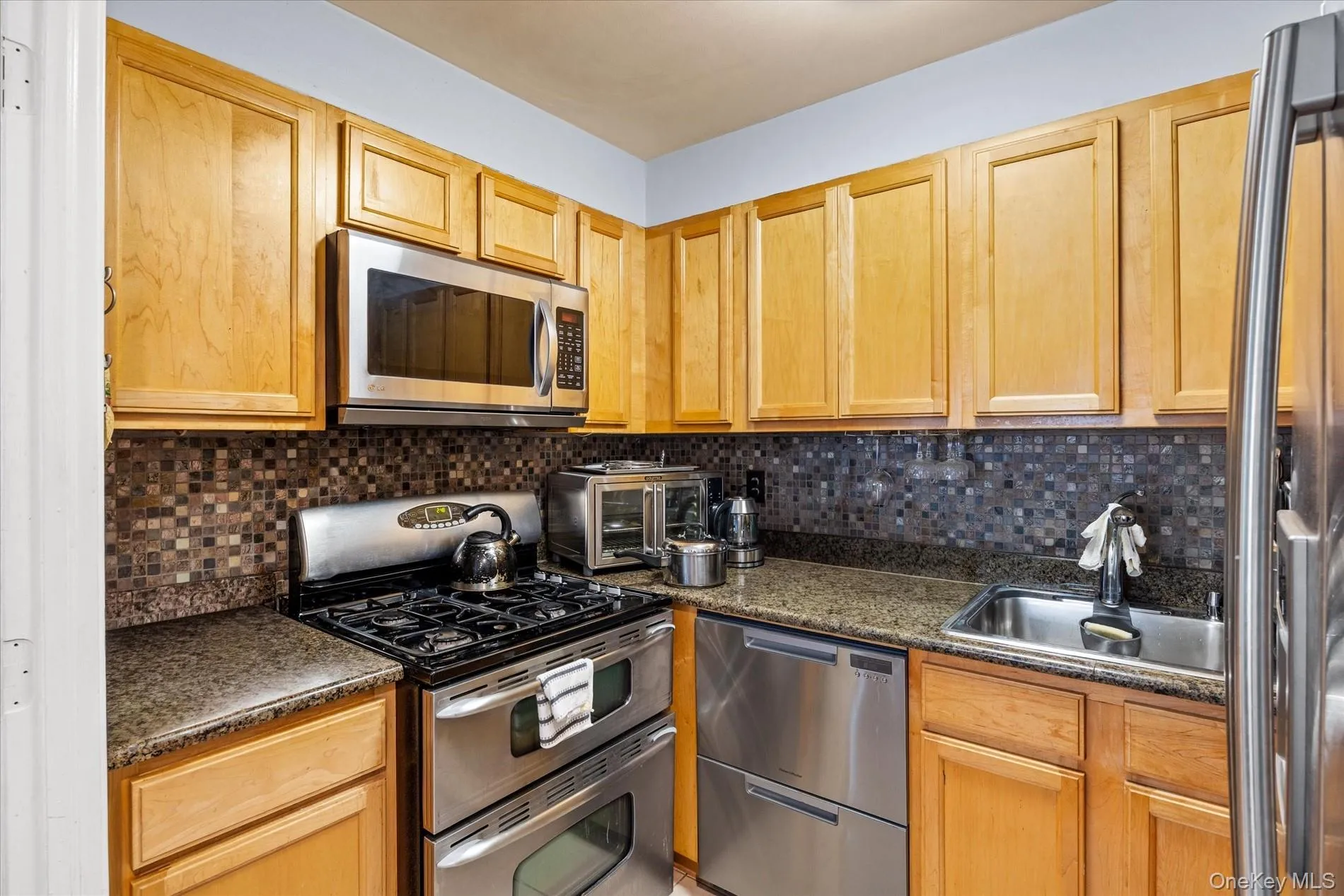 118-82 Metropolitan Avenue, New York, NY, 2 Bedrooms Bedrooms, 4 Rooms Rooms,2 BathroomsBathrooms,Residential,For Rent,Metropolitan,0,1057788 118-82 Metropolitan Avenue, New York, NY, 2 Bedrooms Bedrooms, 4 Rooms Rooms,2 BathroomsBathrooms,Residential,For Rent,Metropolitan,0,1057788