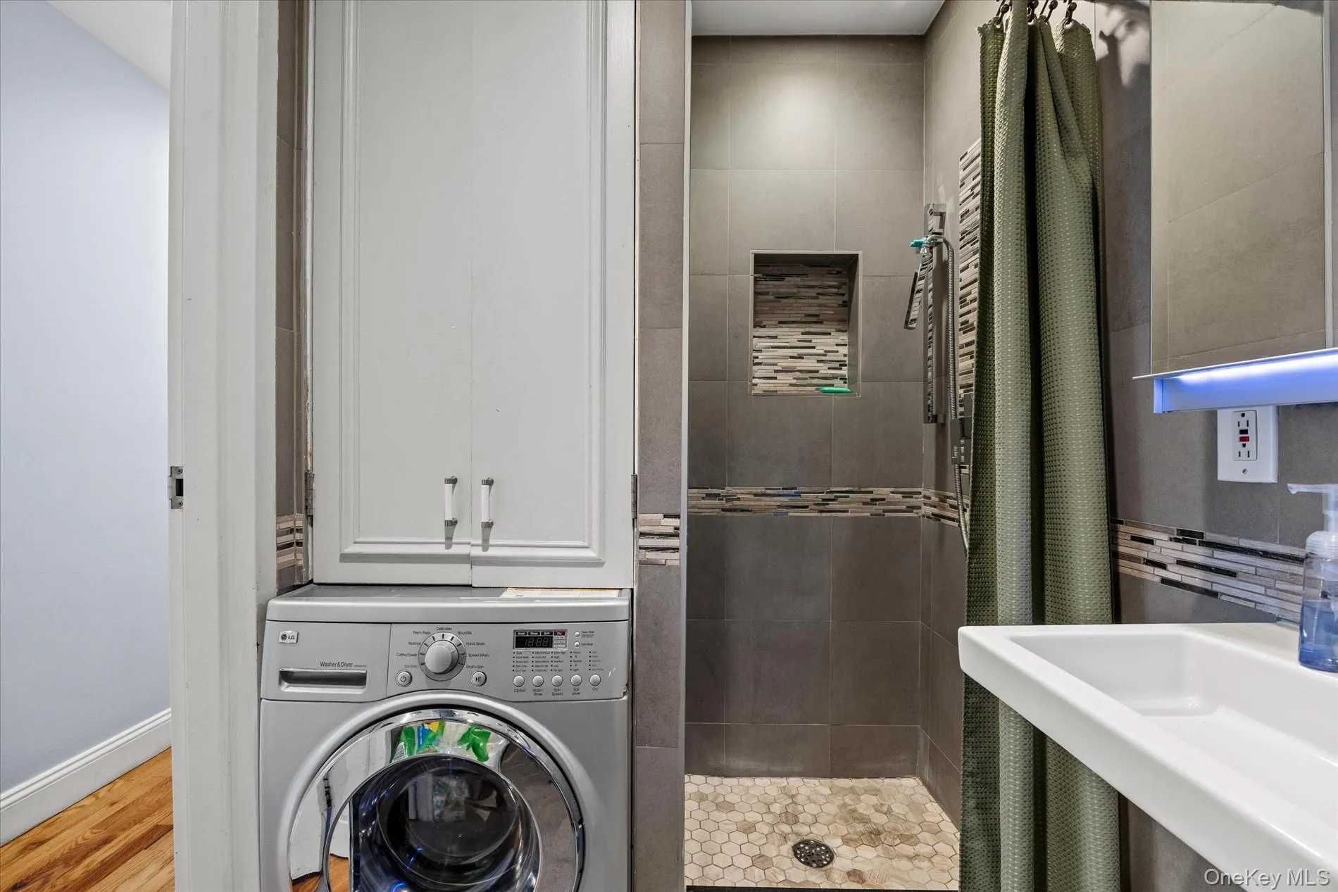 118-82 Metropolitan Avenue, New York, NY, 2 Bedrooms Bedrooms, 4 Rooms Rooms,2 BathroomsBathrooms,Residential,For Rent,Metropolitan,0,1057788 118-82 Metropolitan Avenue, New York, NY, 2 Bedrooms Bedrooms, 4 Rooms Rooms,2 BathroomsBathrooms,Residential,For Rent,Metropolitan,0,1057788