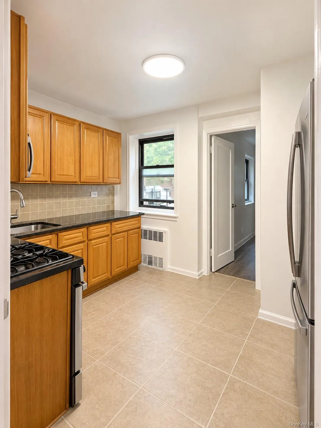 Small bedroom has Jack and Jill doors to have multiple access points Small bedroom has Jack and Jill doors to have multiple access points