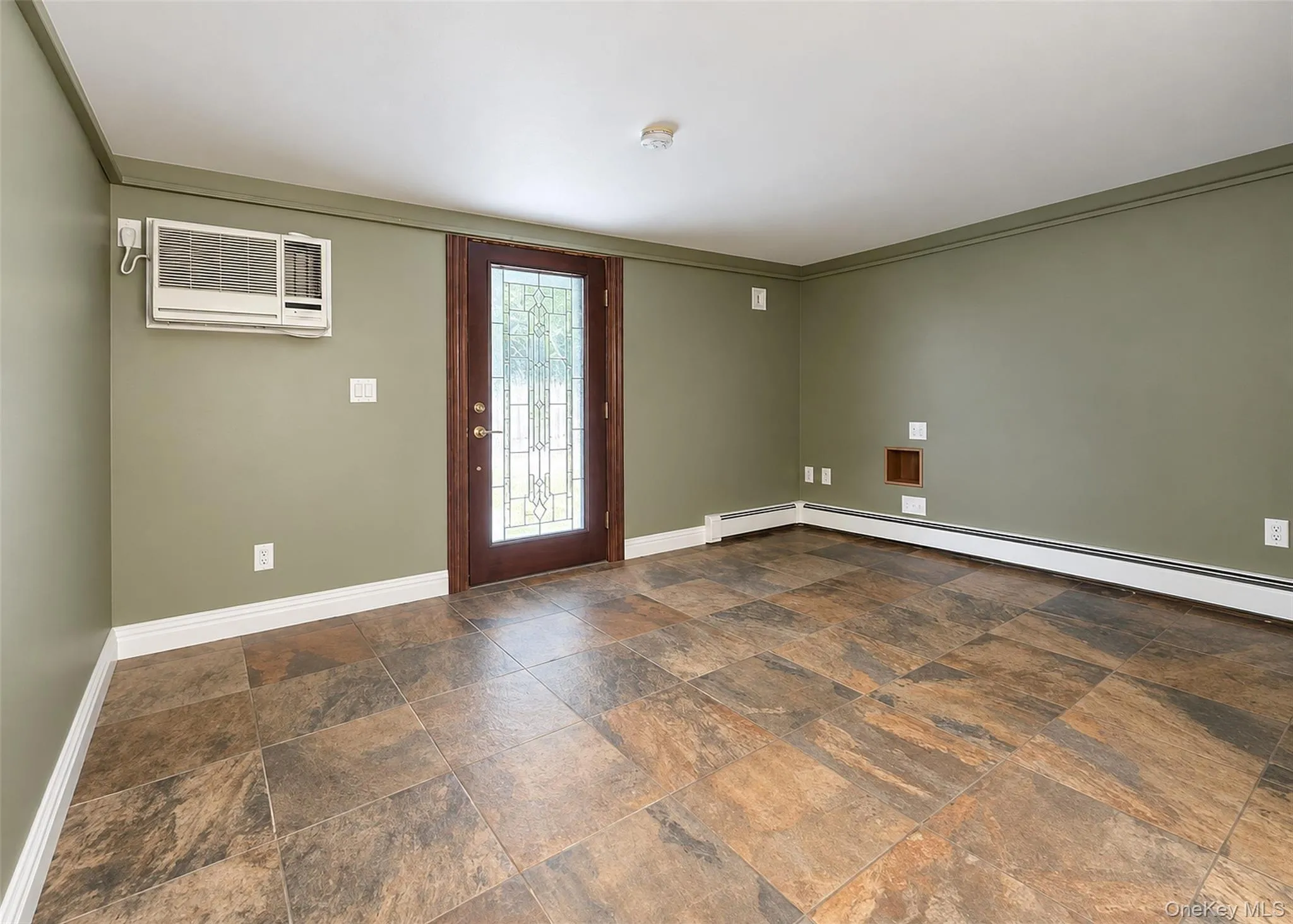 685 Carlls Path, Babylon, NY, 5 Bedrooms Bedrooms, 11 Rooms Rooms,2 BathroomsBathrooms,Residential,For Rent,Carlls,0,1057794 685 Carlls Path, Babylon, NY, 5 Bedrooms Bedrooms, 11 Rooms Rooms,2 BathroomsBathrooms,Residential,For Rent,Carlls,0,1057794
