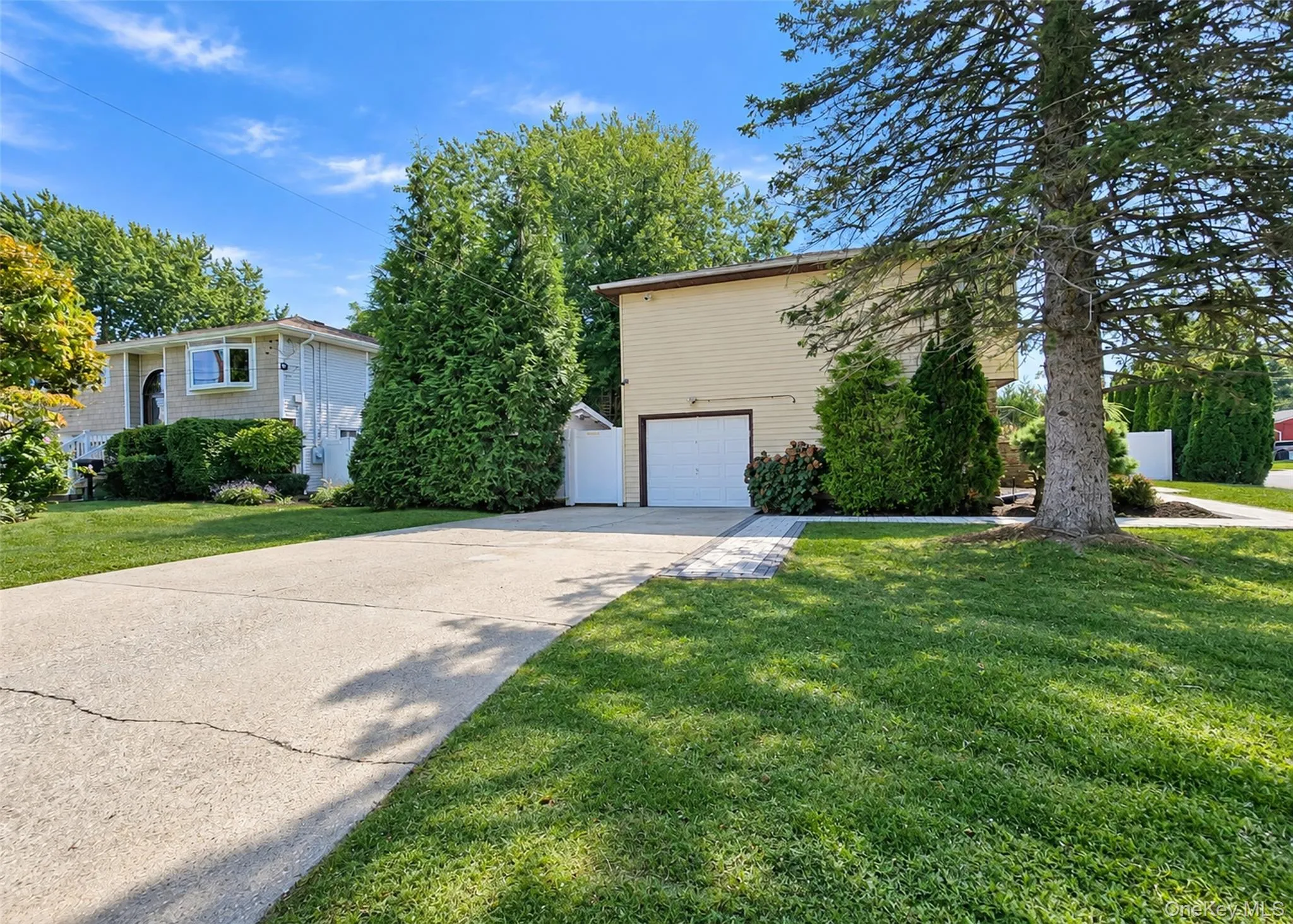 685 Carlls Path, Babylon, NY, 5 Bedrooms Bedrooms, 11 Rooms Rooms,2 BathroomsBathrooms,Residential,For Rent,Carlls,0,1057794 685 Carlls Path, Babylon, NY, 5 Bedrooms Bedrooms, 11 Rooms Rooms,2 BathroomsBathrooms,Residential,For Rent,Carlls,0,1057794