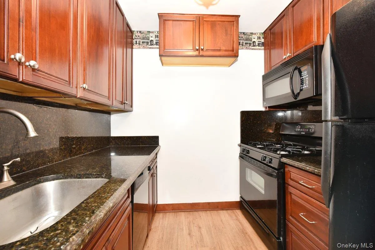3 Birchwood Court, Hempstead, NY, 1 Bedroom Bedrooms, 4 Rooms Rooms,1 BathroomBathrooms,Residential,For Rent,Birchwood,0,1057800 3 Birchwood Court, Hempstead, NY, 1 Bedroom Bedrooms, 4 Rooms Rooms,1 BathroomBathrooms,Residential,For Rent,Birchwood,0,1057800