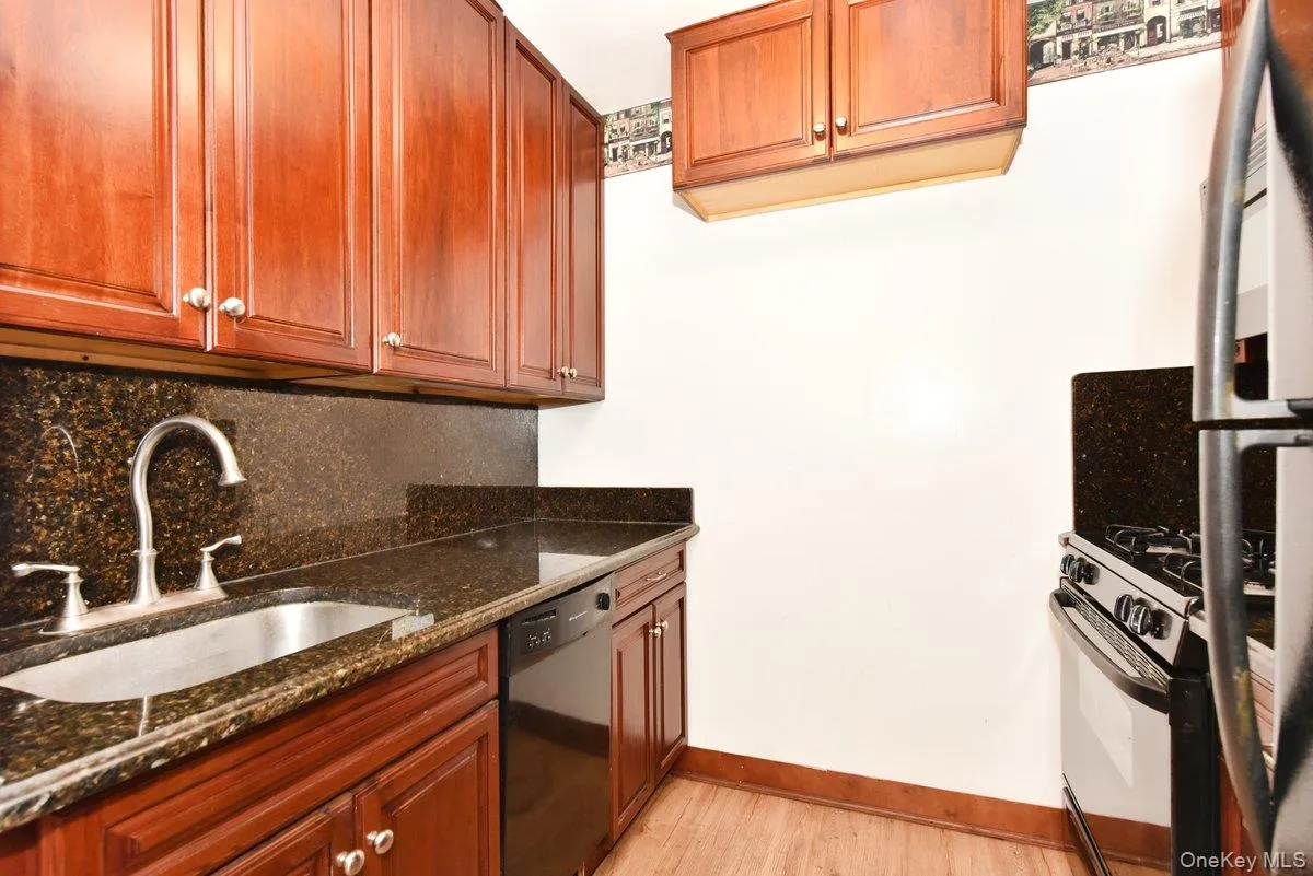 3 Birchwood Court, Hempstead, NY, 1 Bedroom Bedrooms, 4 Rooms Rooms,1 BathroomBathrooms,Residential,For Rent,Birchwood,0,1057800 3 Birchwood Court, Hempstead, NY, 1 Bedroom Bedrooms, 4 Rooms Rooms,1 BathroomBathrooms,Residential,For Rent,Birchwood,0,1057800
