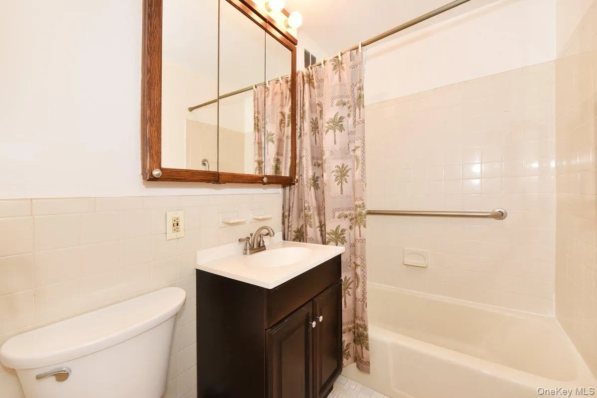 3 Birchwood Court, Hempstead, NY, 1 Bedroom Bedrooms, 4 Rooms Rooms,1 BathroomBathrooms,Residential,For Rent,Birchwood,0,1057800 3 Birchwood Court, Hempstead, NY, 1 Bedroom Bedrooms, 4 Rooms Rooms,1 BathroomBathrooms,Residential,For Rent,Birchwood,0,1057800