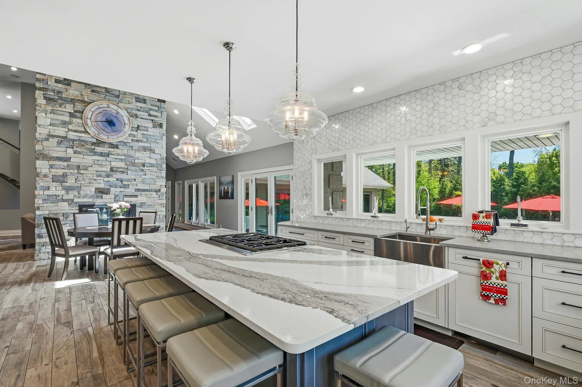 10 Fox Meadow Lane, Huntington, NY, 5 Bedrooms Bedrooms, 12 Rooms Rooms,5 BathroomsBathrooms,Residential,For Rent,Fox Meadow,0,1057801 10 Fox Meadow Lane, Huntington, NY, 5 Bedrooms Bedrooms, 12 Rooms Rooms,5 BathroomsBathrooms,Residential,For Rent,Fox Meadow,0,1057801