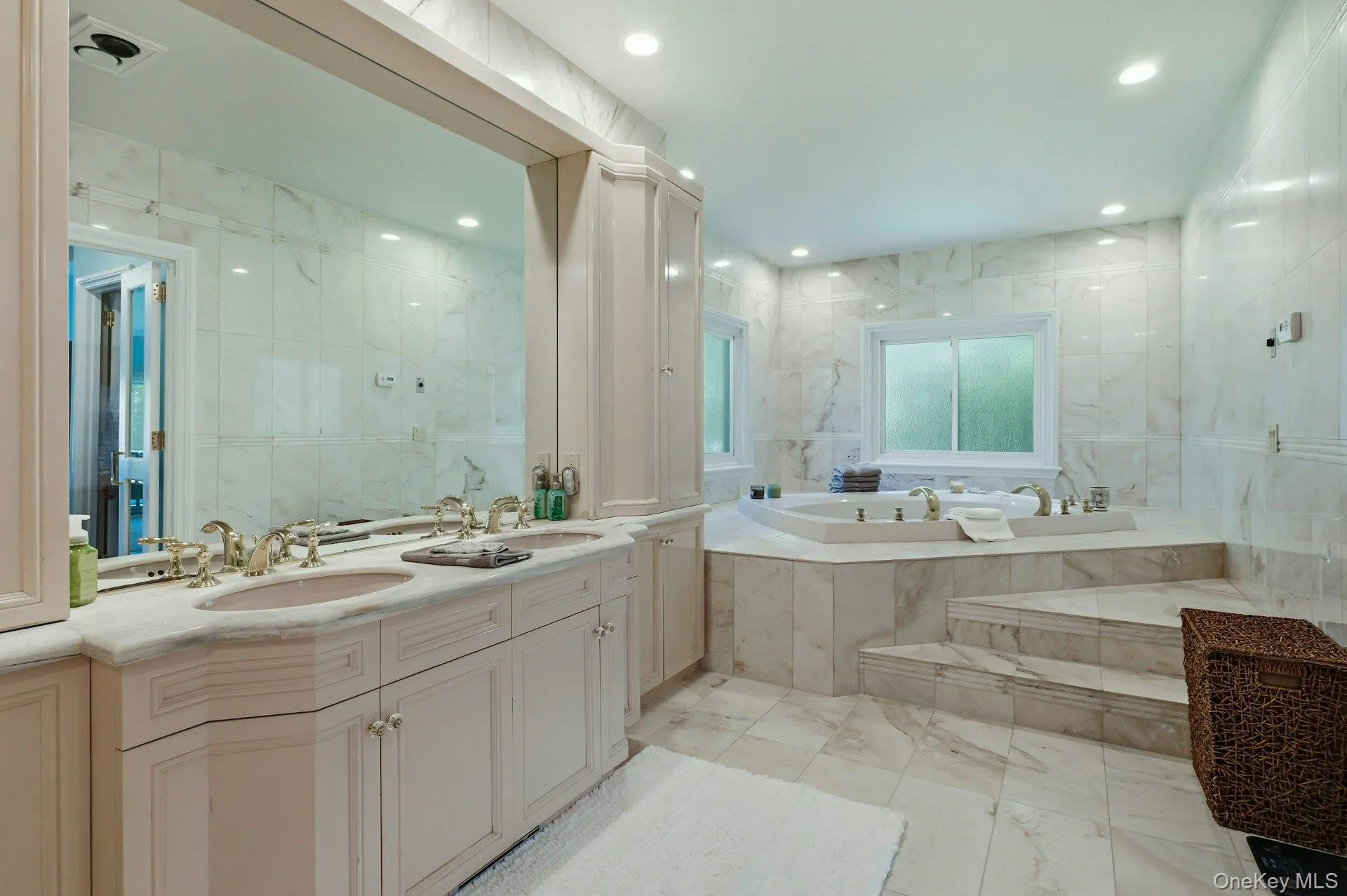 10 Fox Meadow Lane, Huntington, NY, 5 Bedrooms Bedrooms, 12 Rooms Rooms,5 BathroomsBathrooms,Residential,For Rent,Fox Meadow,0,1057801 10 Fox Meadow Lane, Huntington, NY, 5 Bedrooms Bedrooms, 12 Rooms Rooms,5 BathroomsBathrooms,Residential,For Rent,Fox Meadow,0,1057801