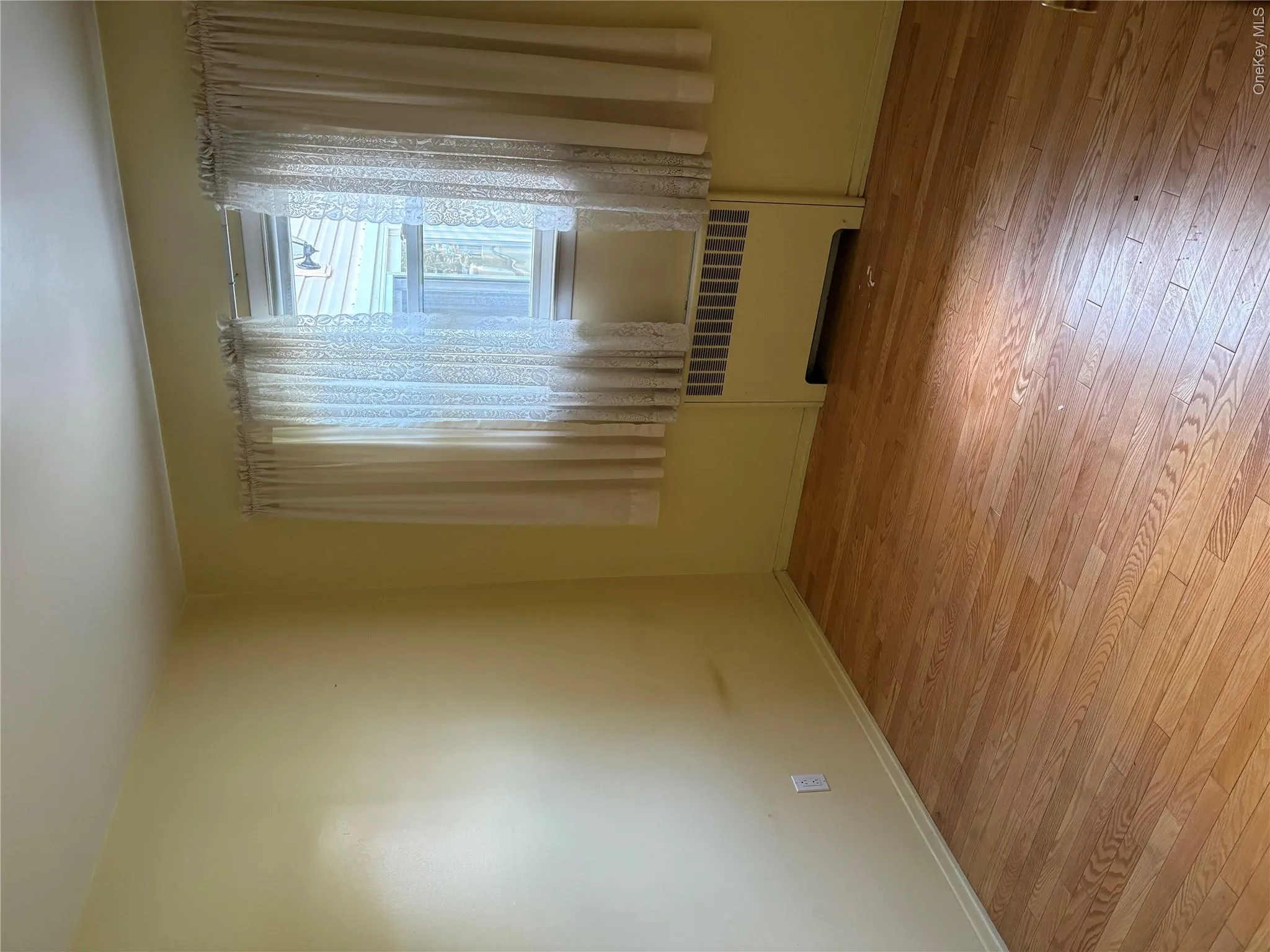 1304 Little Neck Avenue, Hempstead, NY, 3 Bedrooms Bedrooms, 6 Rooms Rooms,1 BathroomBathrooms,Residential,For Rent,Little Neck,0,1057802 1304 Little Neck Avenue, Hempstead, NY, 3 Bedrooms Bedrooms, 6 Rooms Rooms,1 BathroomBathrooms,Residential,For Rent,Little Neck,0,1057802