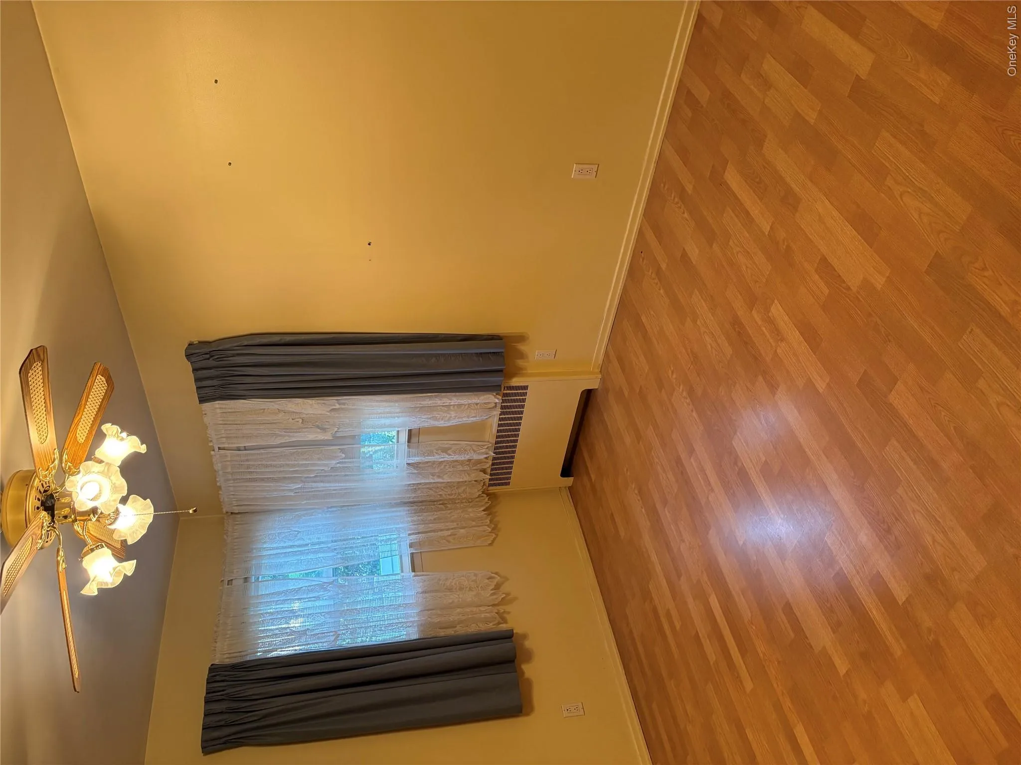 1304 Little Neck Avenue, Hempstead, NY, 3 Bedrooms Bedrooms, 6 Rooms Rooms,1 BathroomBathrooms,Residential,For Rent,Little Neck,0,1057802 1304 Little Neck Avenue, Hempstead, NY, 3 Bedrooms Bedrooms, 6 Rooms Rooms,1 BathroomBathrooms,Residential,For Rent,Little Neck,0,1057802