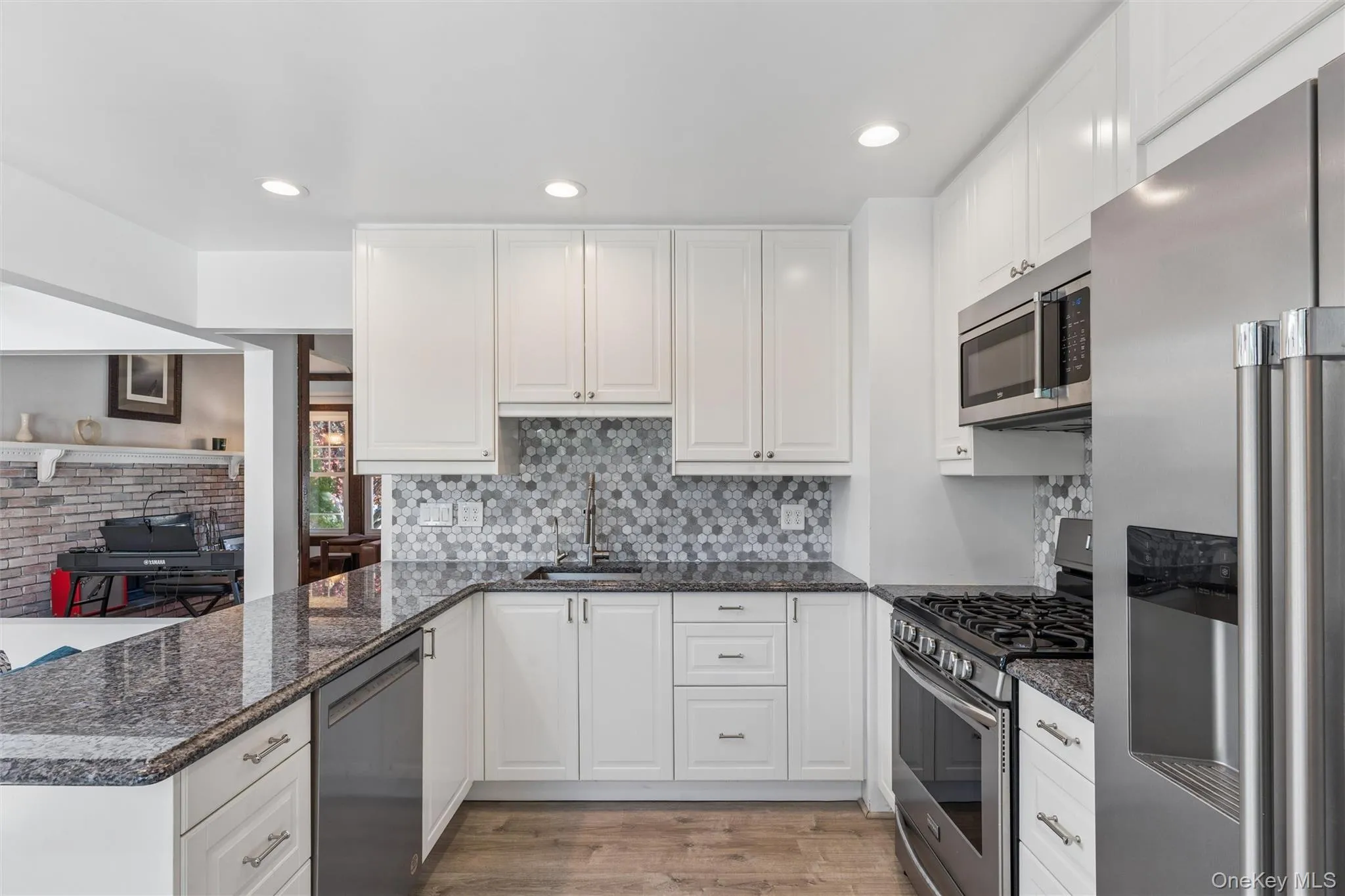 2171 Washington Street, Hempstead, NY, 3 Bedrooms Bedrooms, 8 Rooms Rooms,2 BathroomsBathrooms,Residential Lease,For Rent,Washington,0,1057803 2171 Washington Street, Hempstead, NY, 3 Bedrooms Bedrooms, 8 Rooms Rooms,2 BathroomsBathrooms,Residential Lease,For Rent,Washington,0,1057803