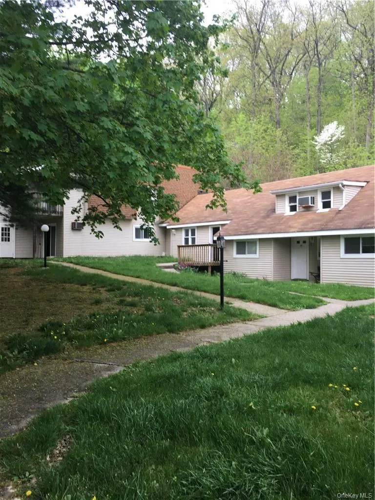 2 School Street, Poughkeepsie (town), NY, 1 Bedroom Bedrooms, 3 Rooms Rooms,1 BathroomBathrooms,Residential Lease,For Rent,School,0,1057809 2 School Street, Poughkeepsie (town), NY, 1 Bedroom Bedrooms, 3 Rooms Rooms,1 BathroomBathrooms,Residential Lease,For Rent,School,0,1057809