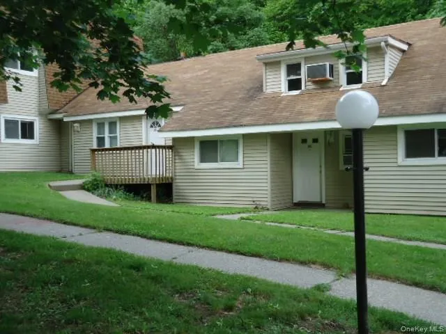 2 School Street, Poughkeepsie (town), NY, 1 Bedroom Bedrooms, 3 Rooms Rooms,1 BathroomBathrooms,Residential Lease,For Rent,School,0,1057809 2 School Street, Poughkeepsie (town), NY, 1 Bedroom Bedrooms, 3 Rooms Rooms,1 BathroomBathrooms,Residential Lease,For Rent,School,0,1057809