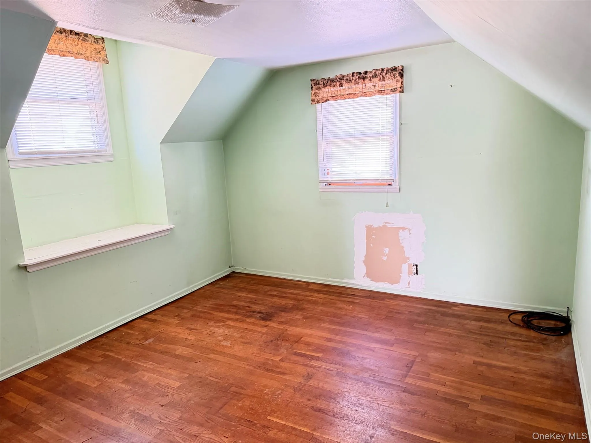 46 Midwood Avenue, Oyster Bay, NY, 4 Bedrooms Bedrooms, 7 Rooms Rooms,1 BathroomBathrooms,Residential,For Rent,Midwood,0,1057810 46 Midwood Avenue, Oyster Bay, NY, 4 Bedrooms Bedrooms, 7 Rooms Rooms,1 BathroomBathrooms,Residential,For Rent,Midwood,0,1057810