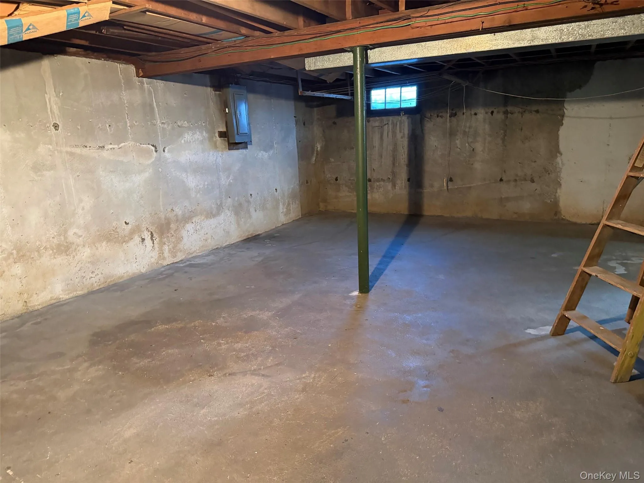 46 Midwood Avenue, Oyster Bay, NY, 4 Bedrooms Bedrooms, 7 Rooms Rooms,1 BathroomBathrooms,Residential,For Rent,Midwood,0,1057810 46 Midwood Avenue, Oyster Bay, NY, 4 Bedrooms Bedrooms, 7 Rooms Rooms,1 BathroomBathrooms,Residential,For Rent,Midwood,0,1057810