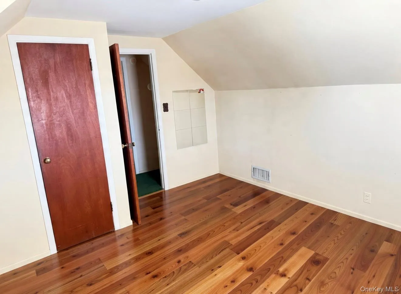 46 Midwood Avenue, Oyster Bay, NY, 4 Bedrooms Bedrooms, 7 Rooms Rooms,1 BathroomBathrooms,Residential,For Rent,Midwood,0,1057810 46 Midwood Avenue, Oyster Bay, NY, 4 Bedrooms Bedrooms, 7 Rooms Rooms,1 BathroomBathrooms,Residential,For Rent,Midwood,0,1057810