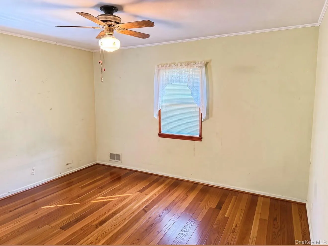Picture has been digitally enhanced to remove carpets Picture has been digitally enhanced to remove carpets