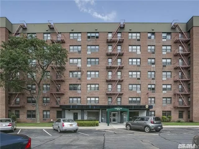 84-20 153rd Avenue, New York, NY, 3 Rooms Rooms,1 BathroomBathrooms,Residential,For Rent,153rd,0,1057812 84-20 153rd Avenue, New York, NY, 3 Rooms Rooms,1 BathroomBathrooms,Residential,For Rent,153rd,0,1057812