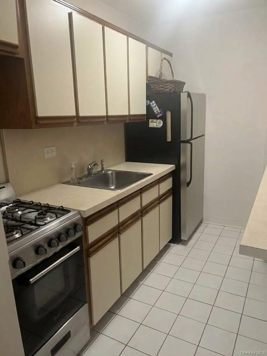 84-20 153rd Avenue, New York, NY, 3 Rooms Rooms,1 BathroomBathrooms,Residential,For Rent,153rd,0,1057812 84-20 153rd Avenue, New York, NY, 3 Rooms Rooms,1 BathroomBathrooms,Residential,For Rent,153rd,0,1057812