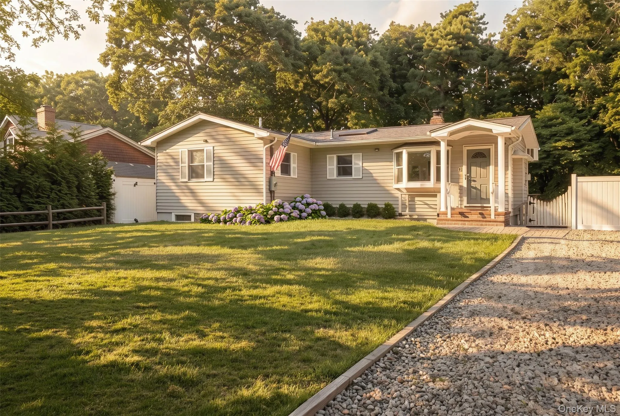 19 Lakewood Avenue, Southampton, NY, 3 Bedrooms Bedrooms, 6 Rooms Rooms,2 BathroomsBathrooms,Residential Lease,For Rent,Lakewood,0,1057818 19 Lakewood Avenue, Southampton, NY, 3 Bedrooms Bedrooms, 6 Rooms Rooms,2 BathroomsBathrooms,Residential Lease,For Rent,Lakewood,0,1057818