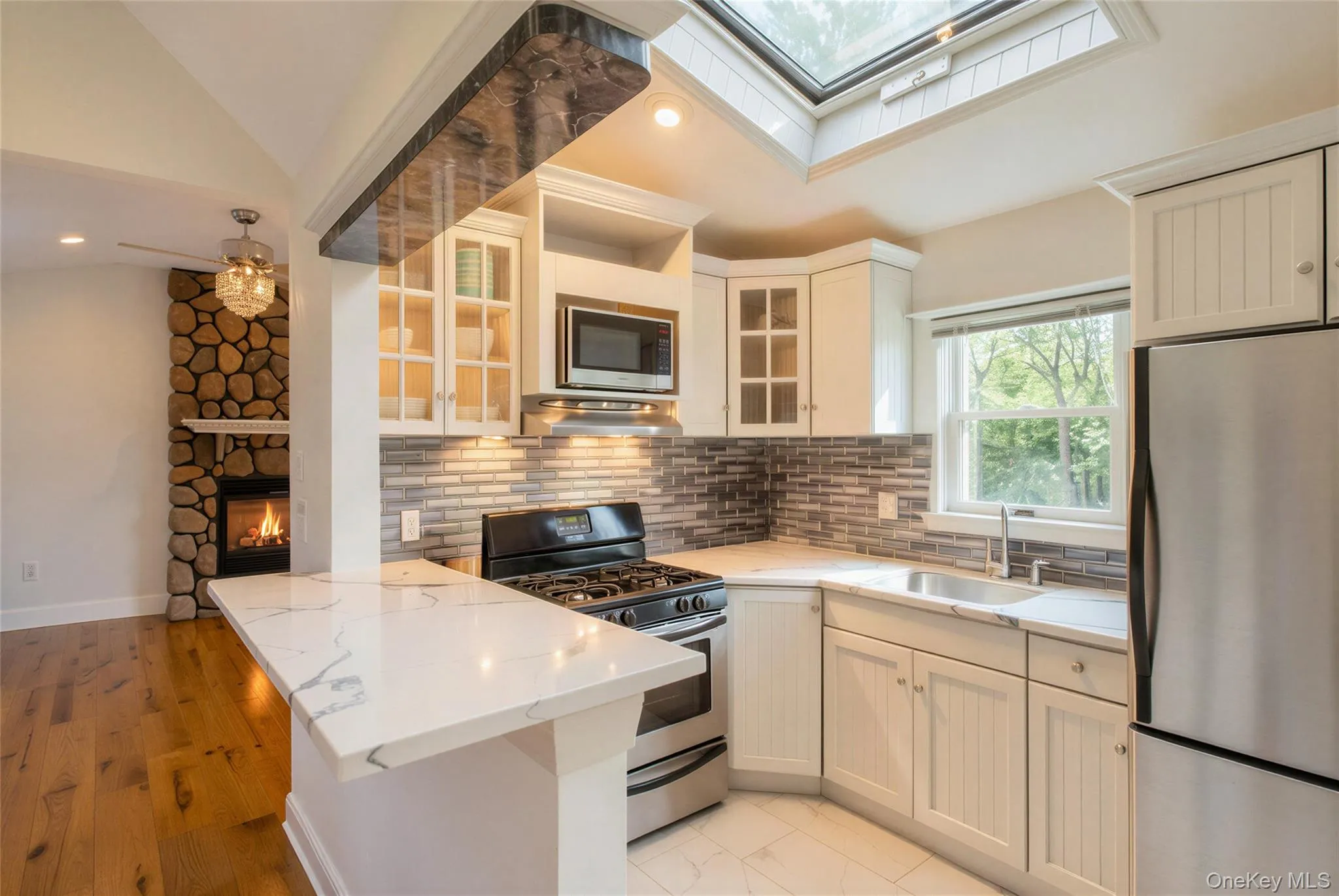 19 Lakewood Avenue, Southampton, NY, 3 Bedrooms Bedrooms, 6 Rooms Rooms,2 BathroomsBathrooms,Residential Lease,For Rent,Lakewood,0,1057818 19 Lakewood Avenue, Southampton, NY, 3 Bedrooms Bedrooms, 6 Rooms Rooms,2 BathroomsBathrooms,Residential Lease,For Rent,Lakewood,0,1057818