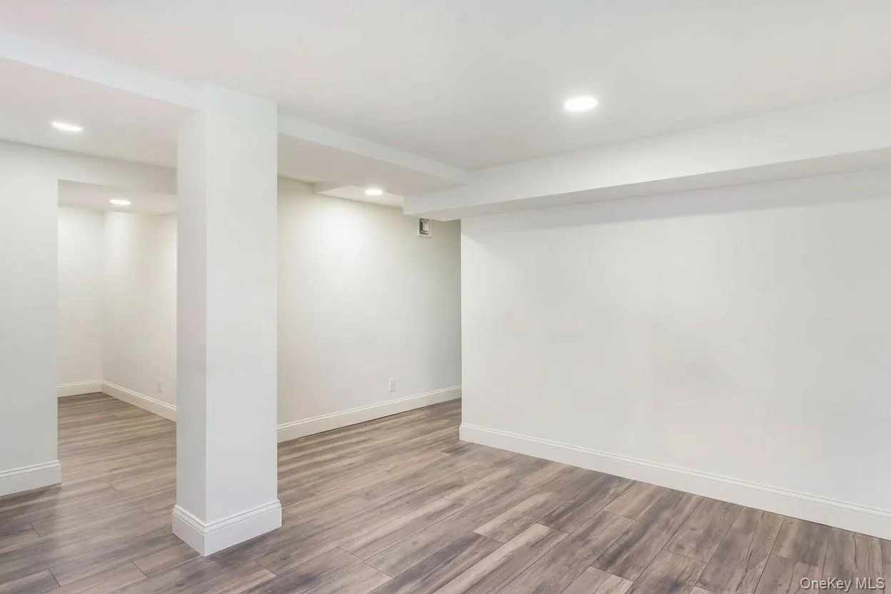 19 Lakewood Avenue, Southampton, NY, 3 Bedrooms Bedrooms, 6 Rooms Rooms,2 BathroomsBathrooms,Residential Lease,For Rent,Lakewood,0,1057818 19 Lakewood Avenue, Southampton, NY, 3 Bedrooms Bedrooms, 6 Rooms Rooms,2 BathroomsBathrooms,Residential Lease,For Rent,Lakewood,0,1057818